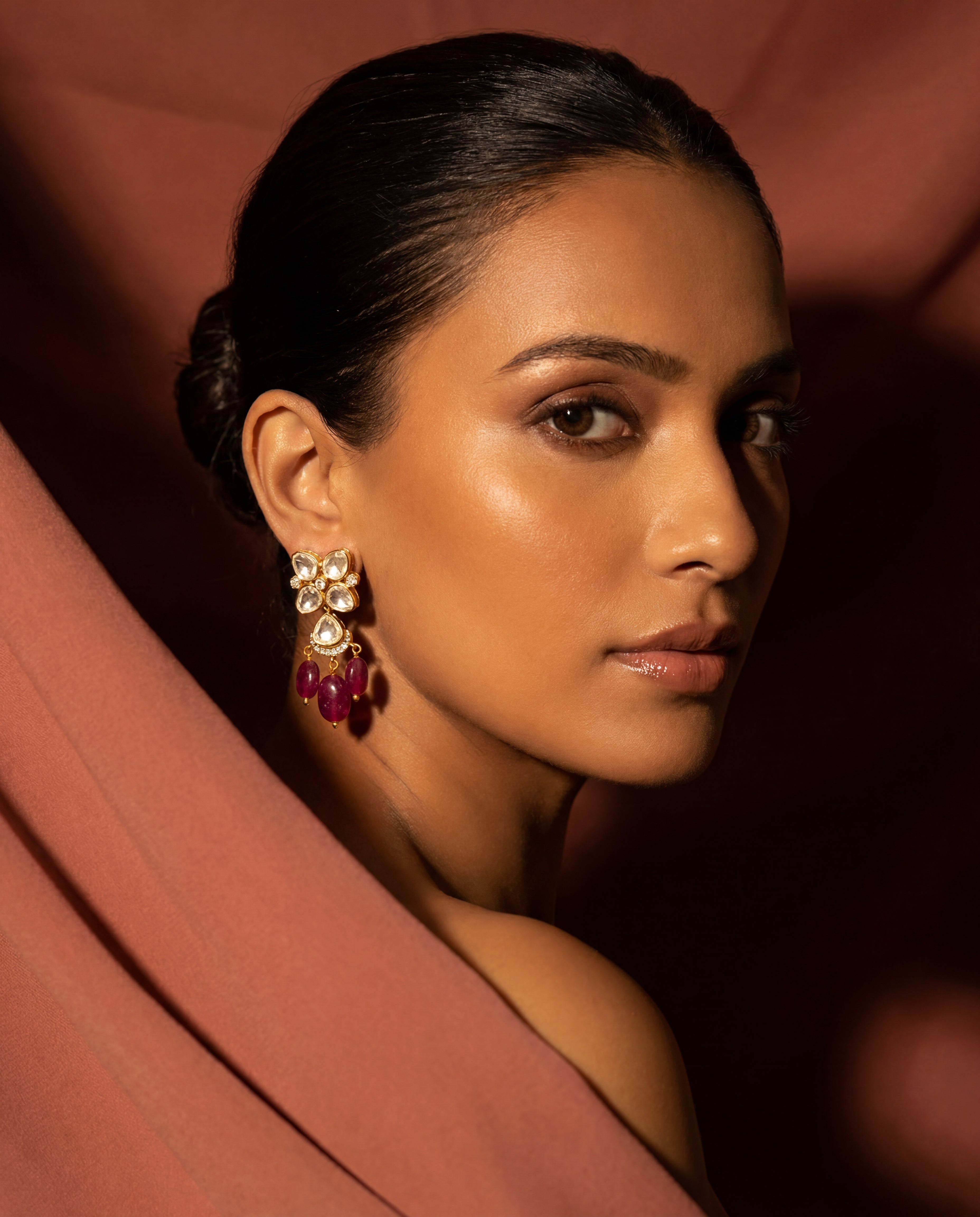 Mrunali Polki And Diamond Tops