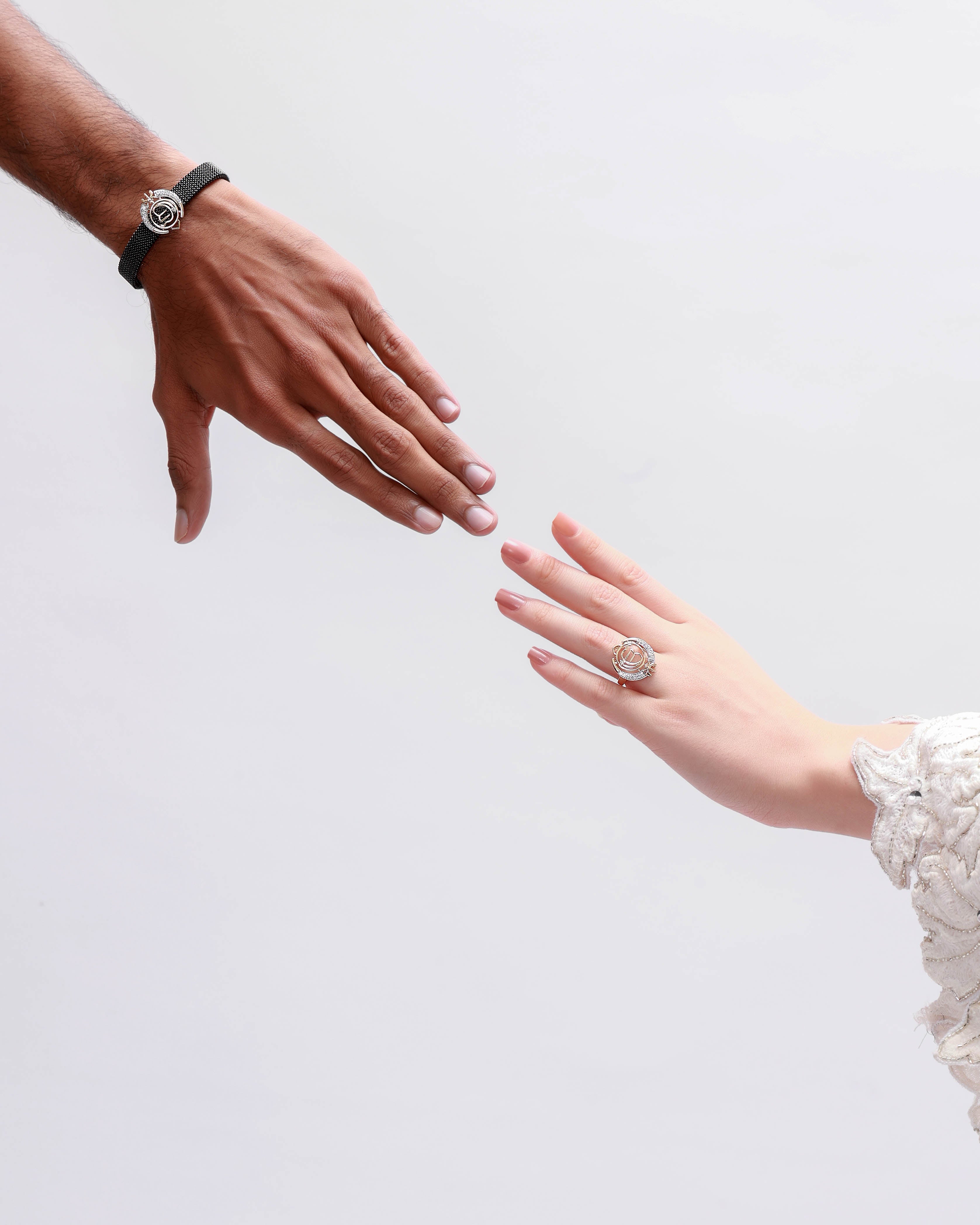 Black Loose bracelet