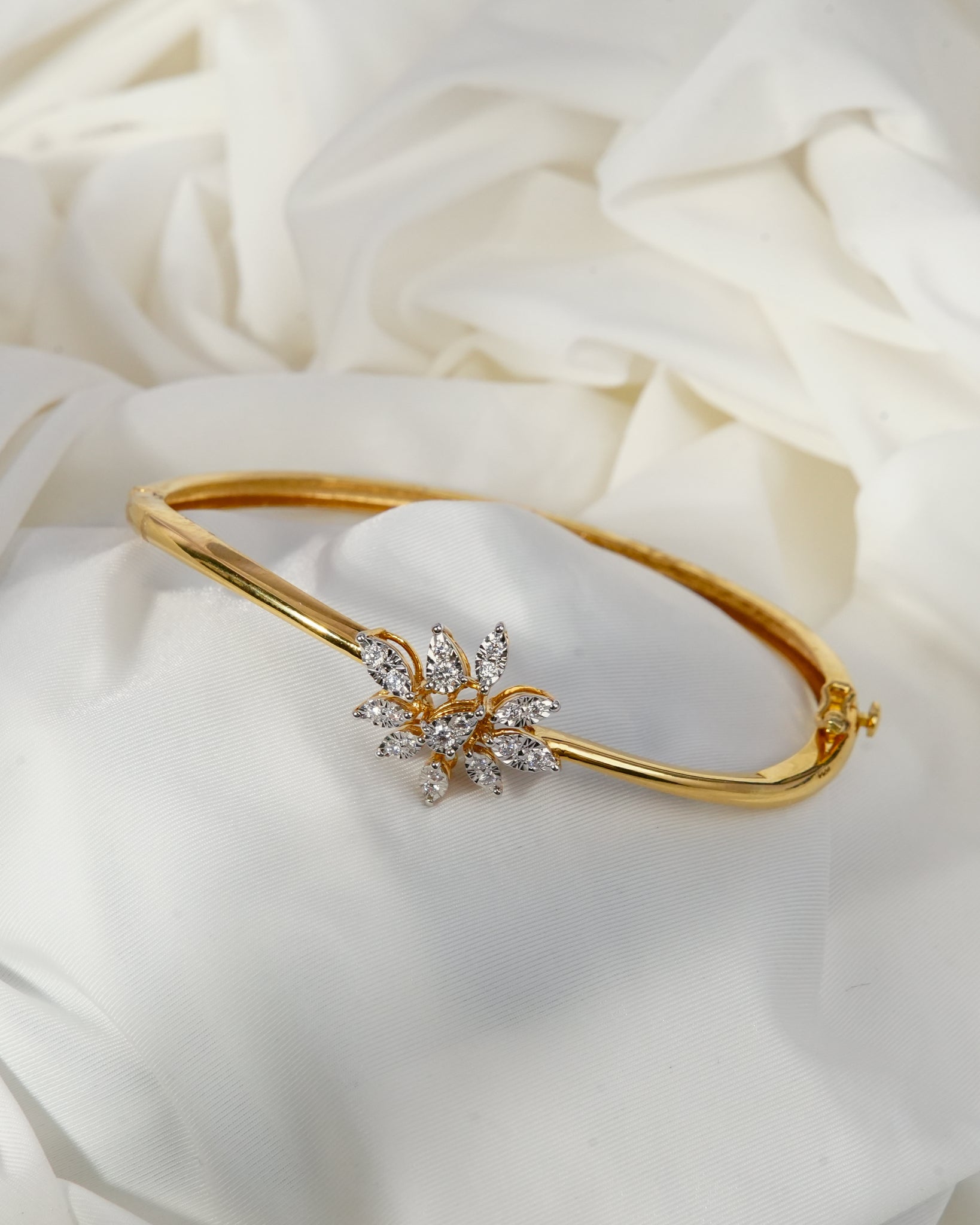 Leslie Diamond Bangle