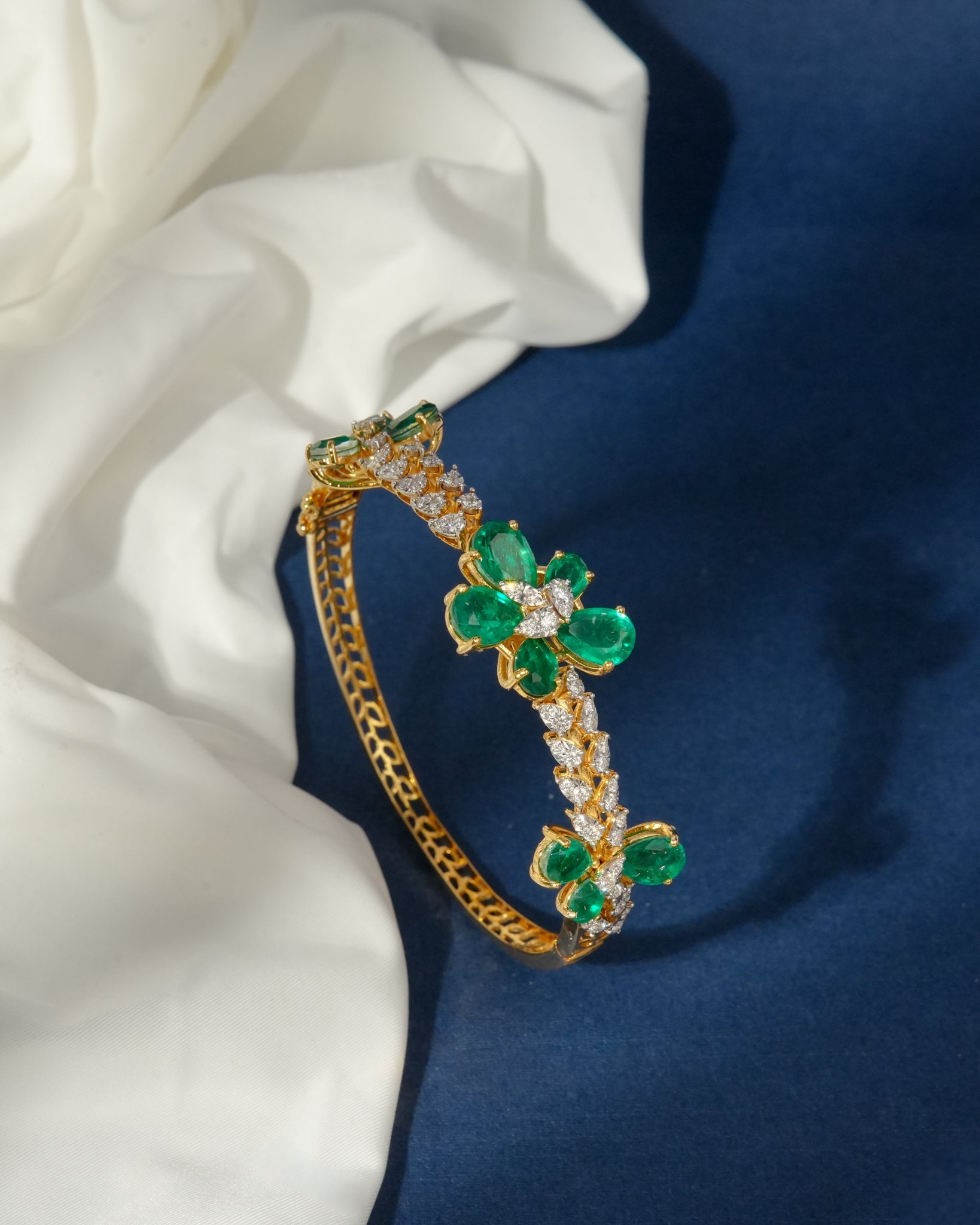 Ulka Diamond Bangle
