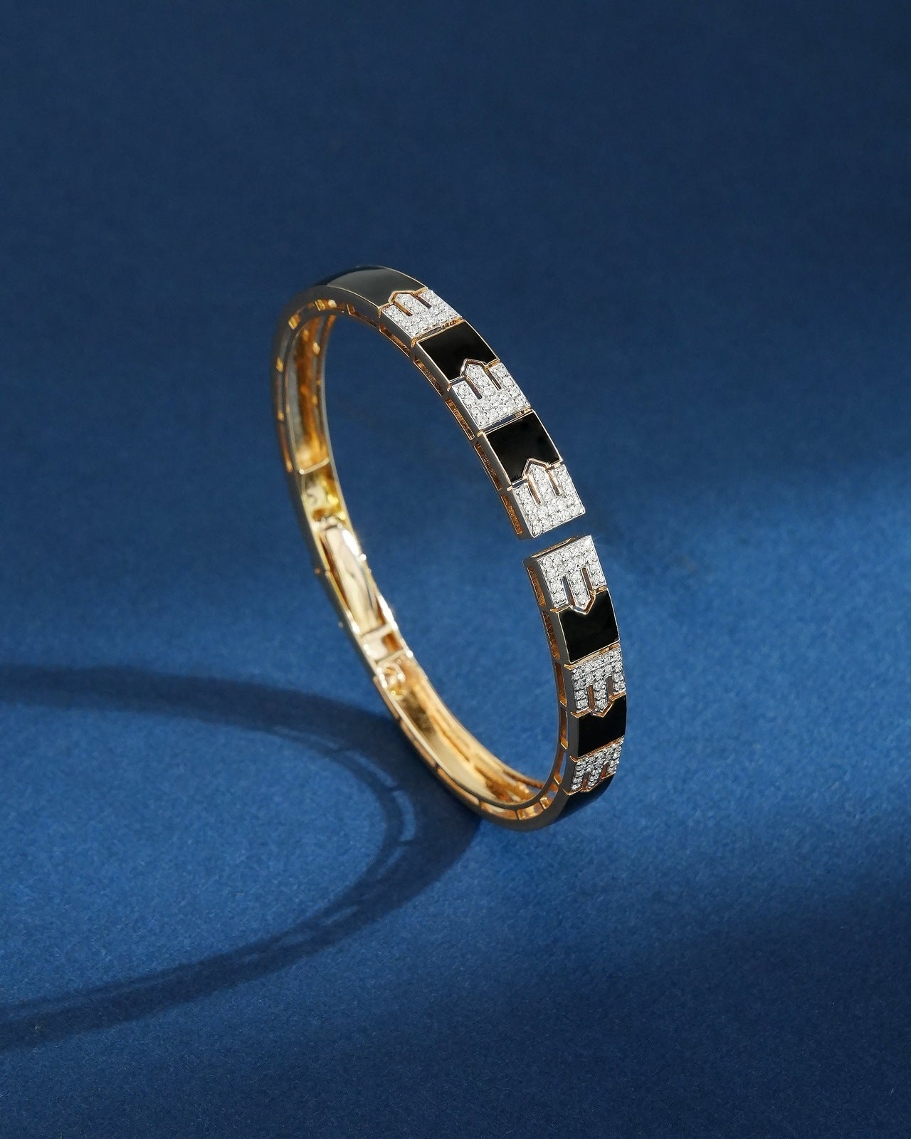 Manorama Diamond Bangle