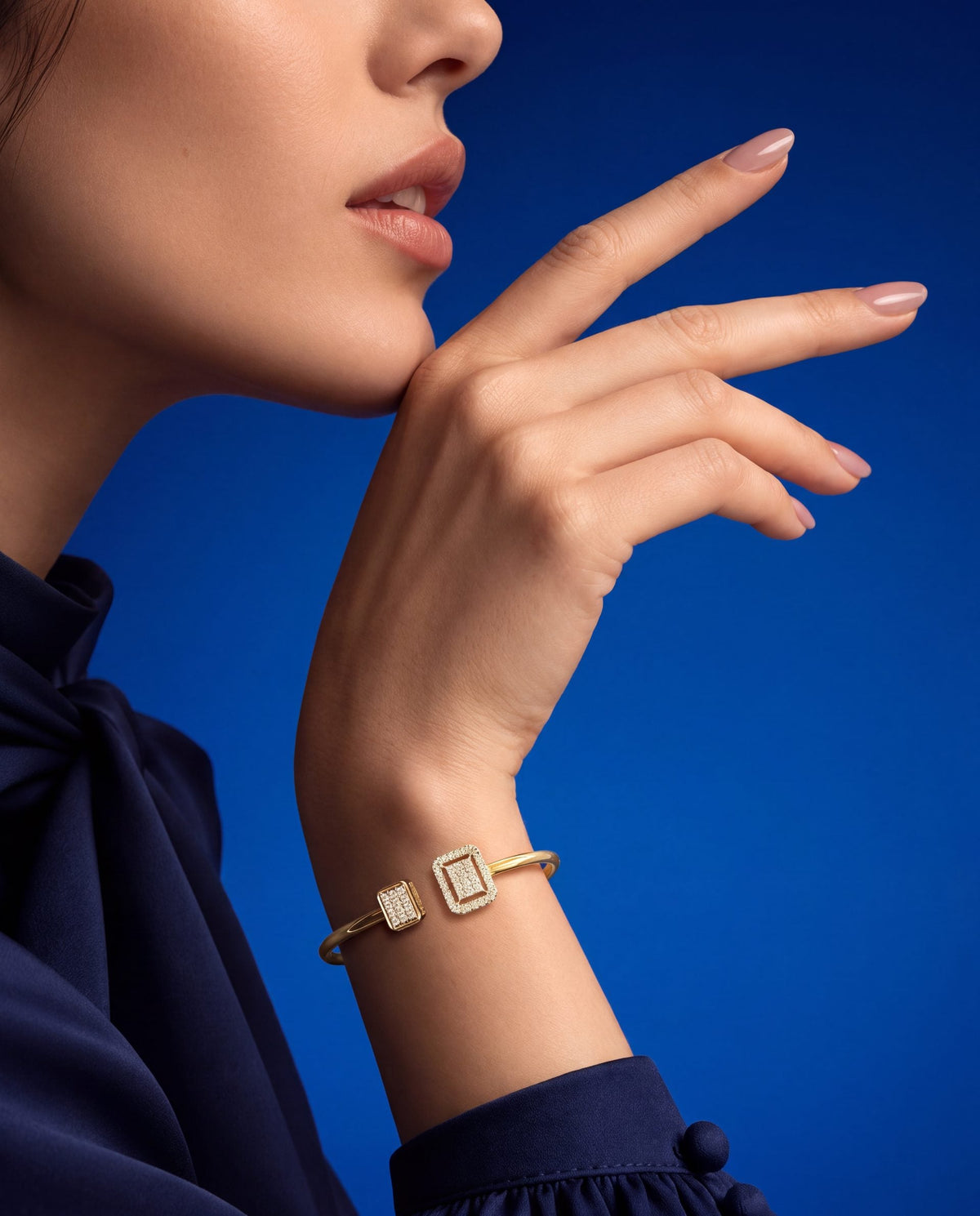 Somansh Diamond Bangle
