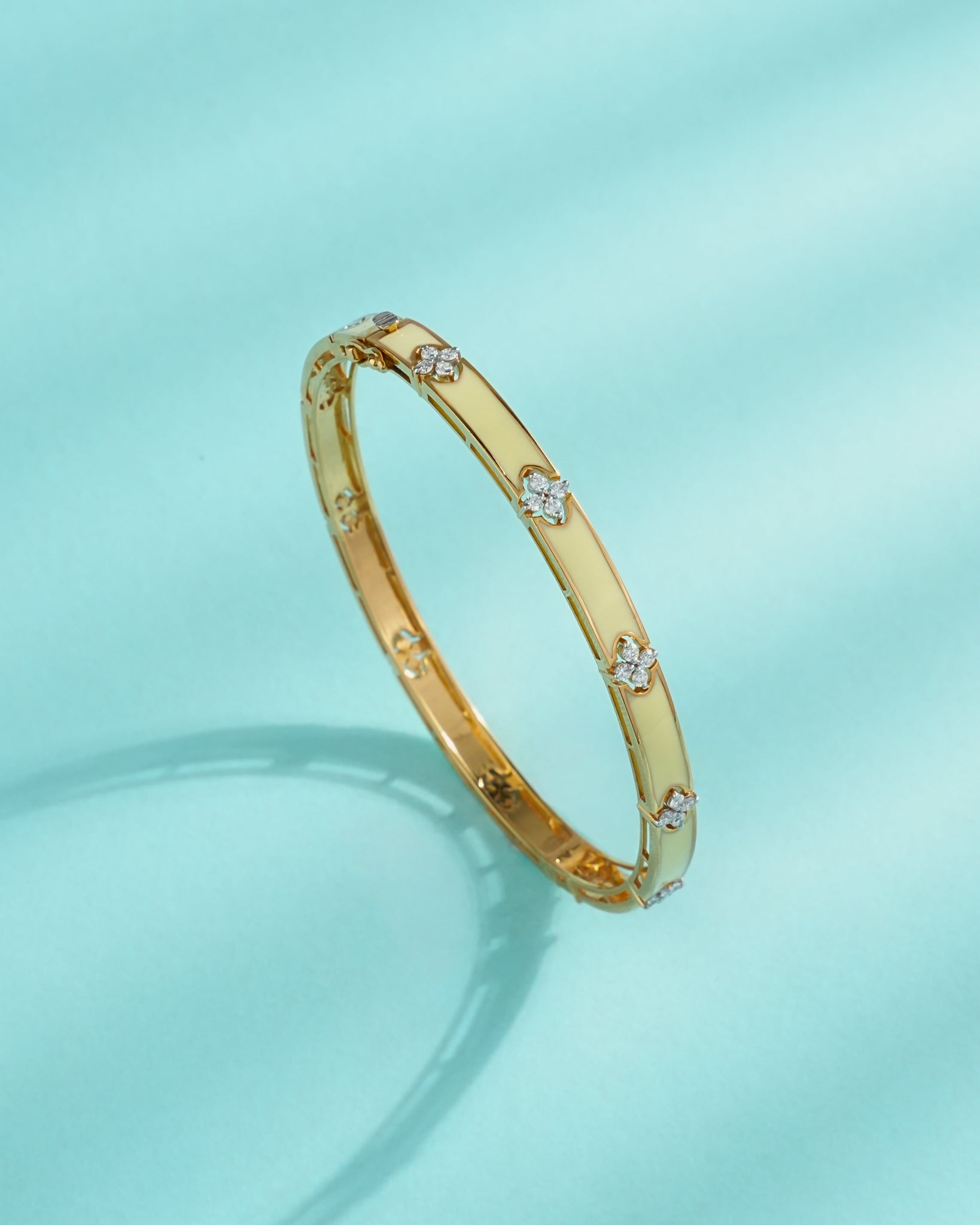 Yashawini Diamond Bangle