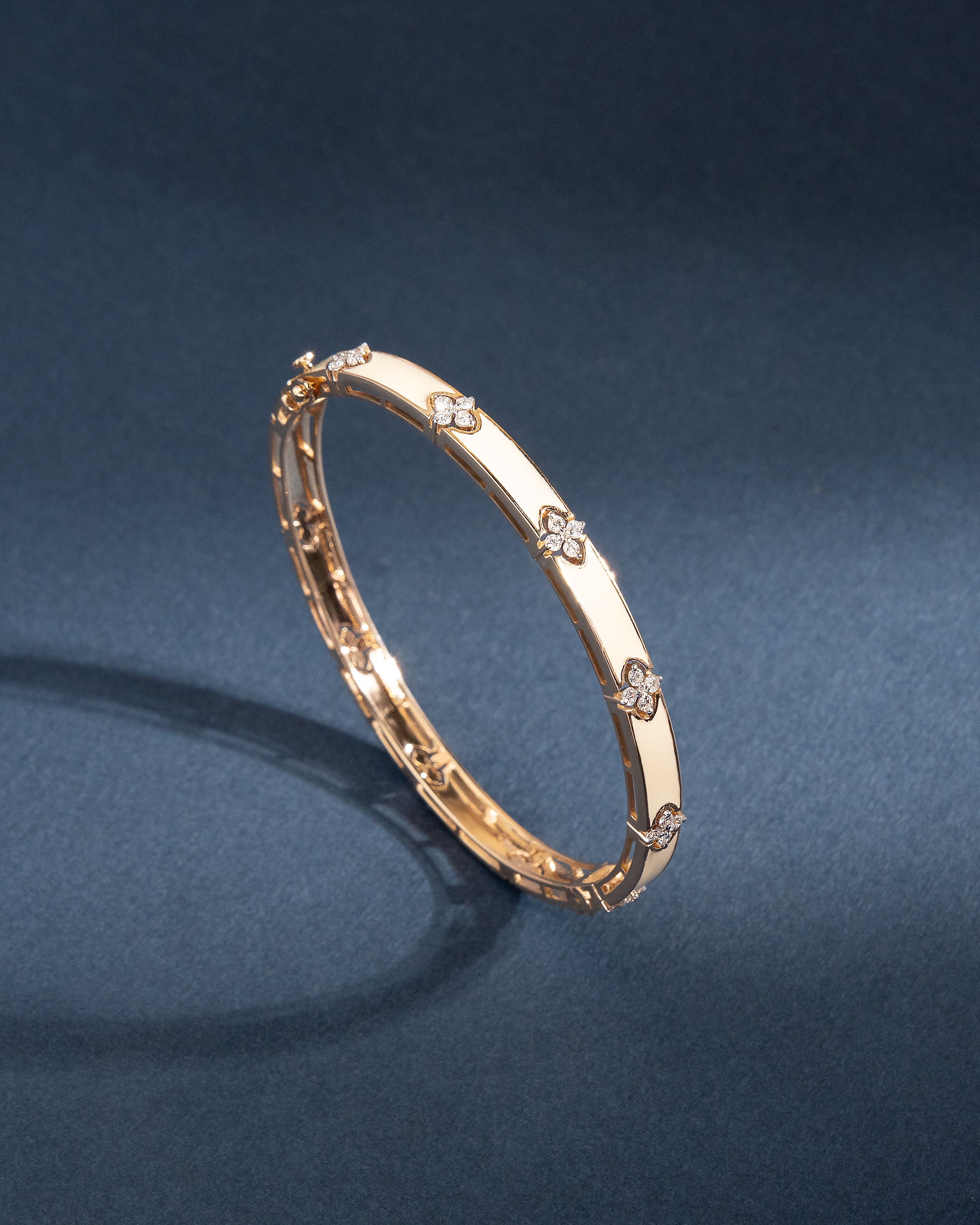 Yashawini Diamond Bangle