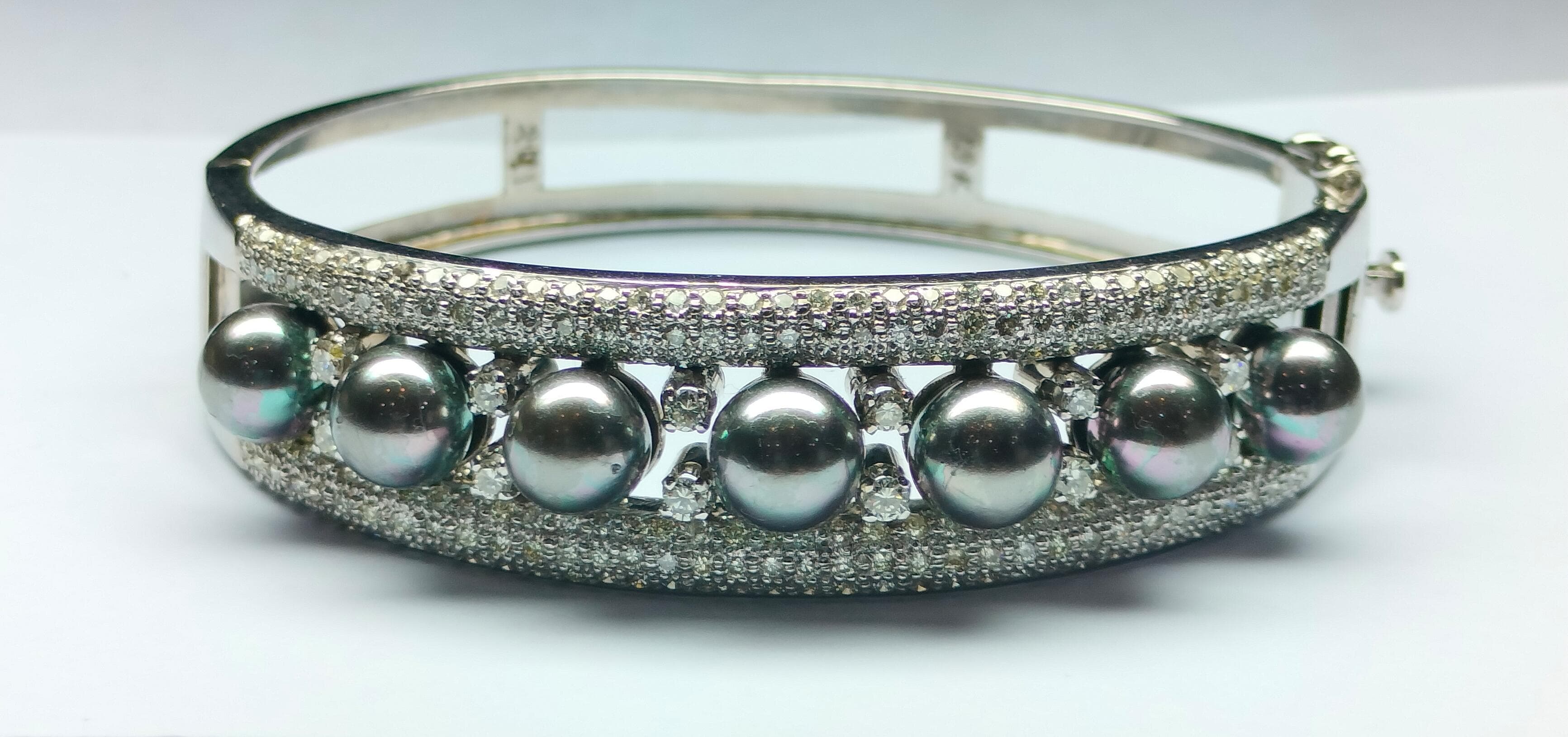 Rynae Diamond Bangle