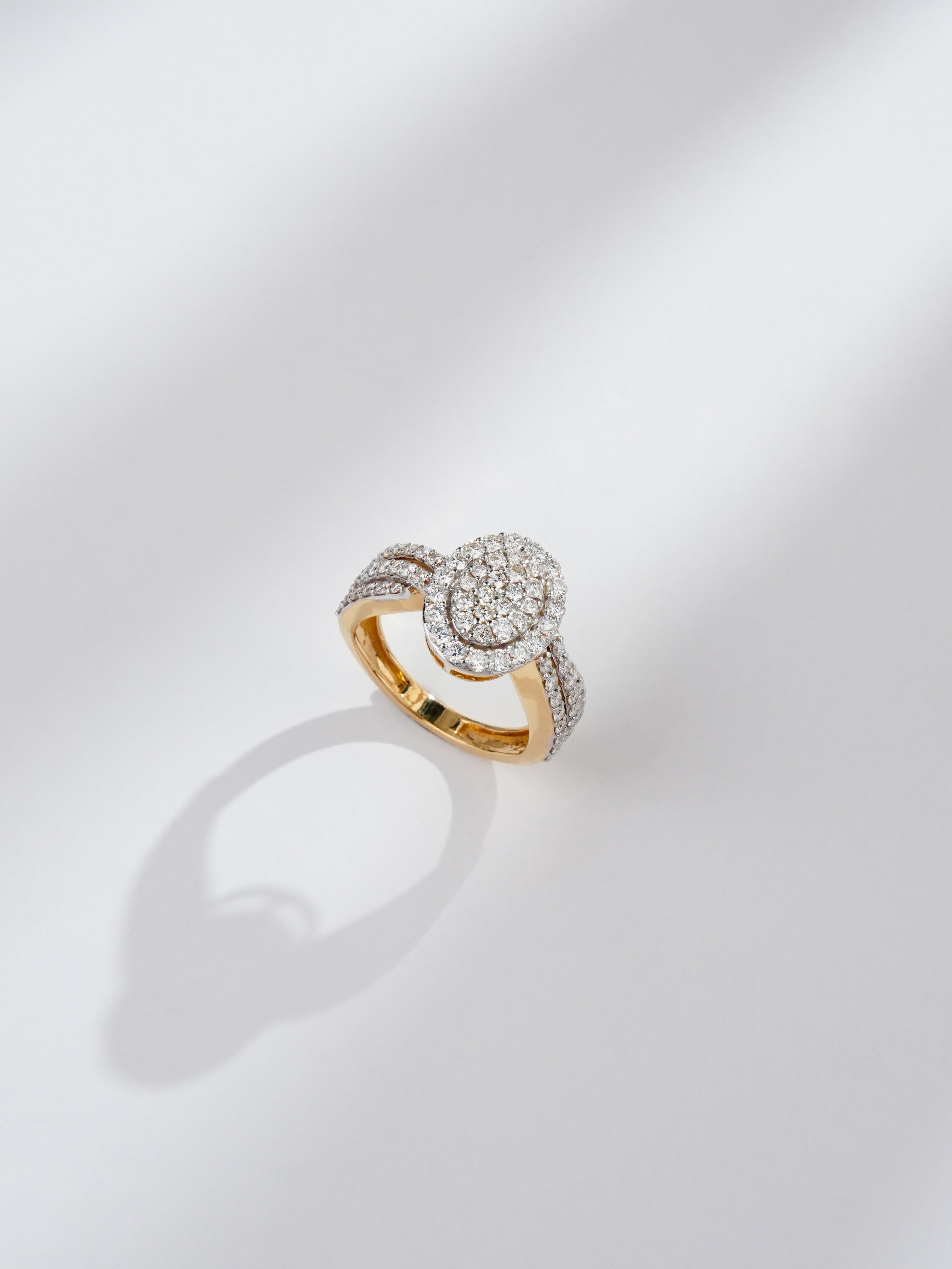 Vanyae Diamond Ring