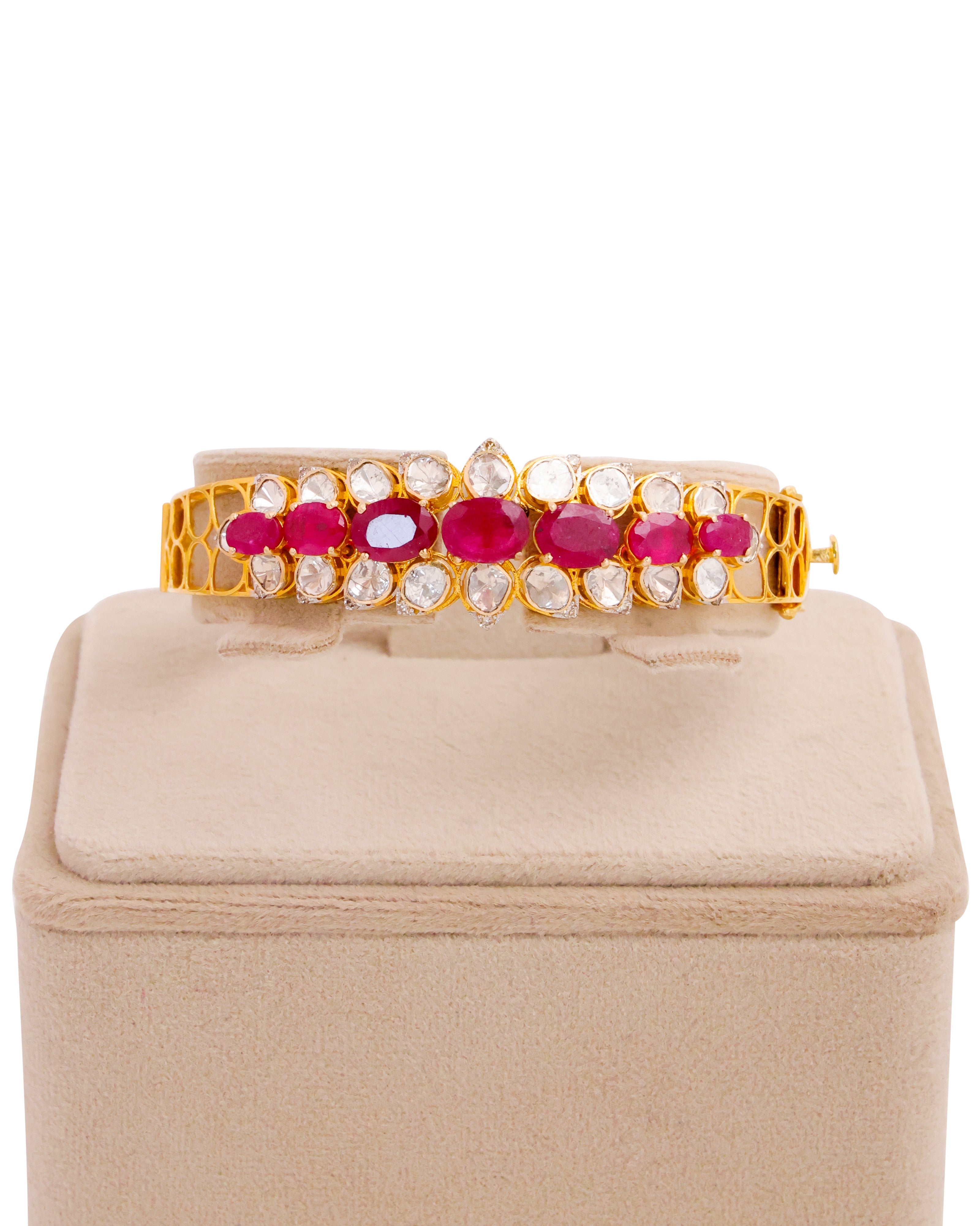 Yashi Polki And Diamond Bangle