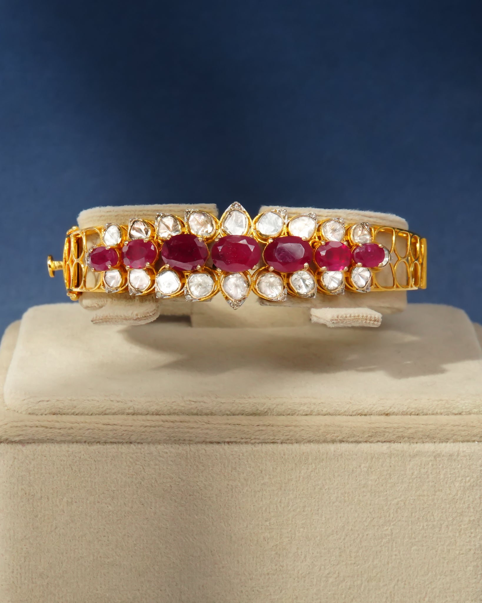 Olive Polki And Diamond Bangle