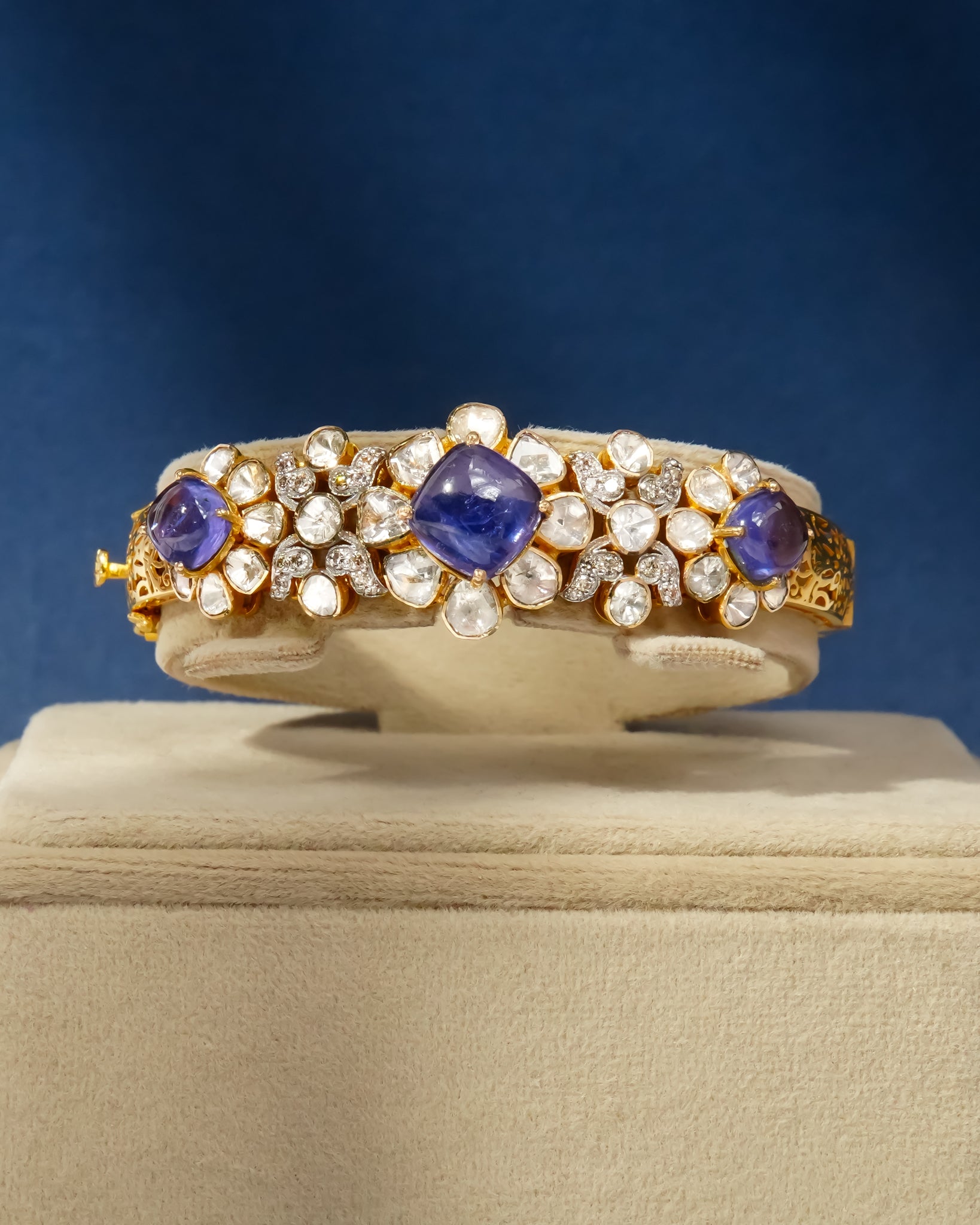 Dahlia Polki And Diamond Bangle