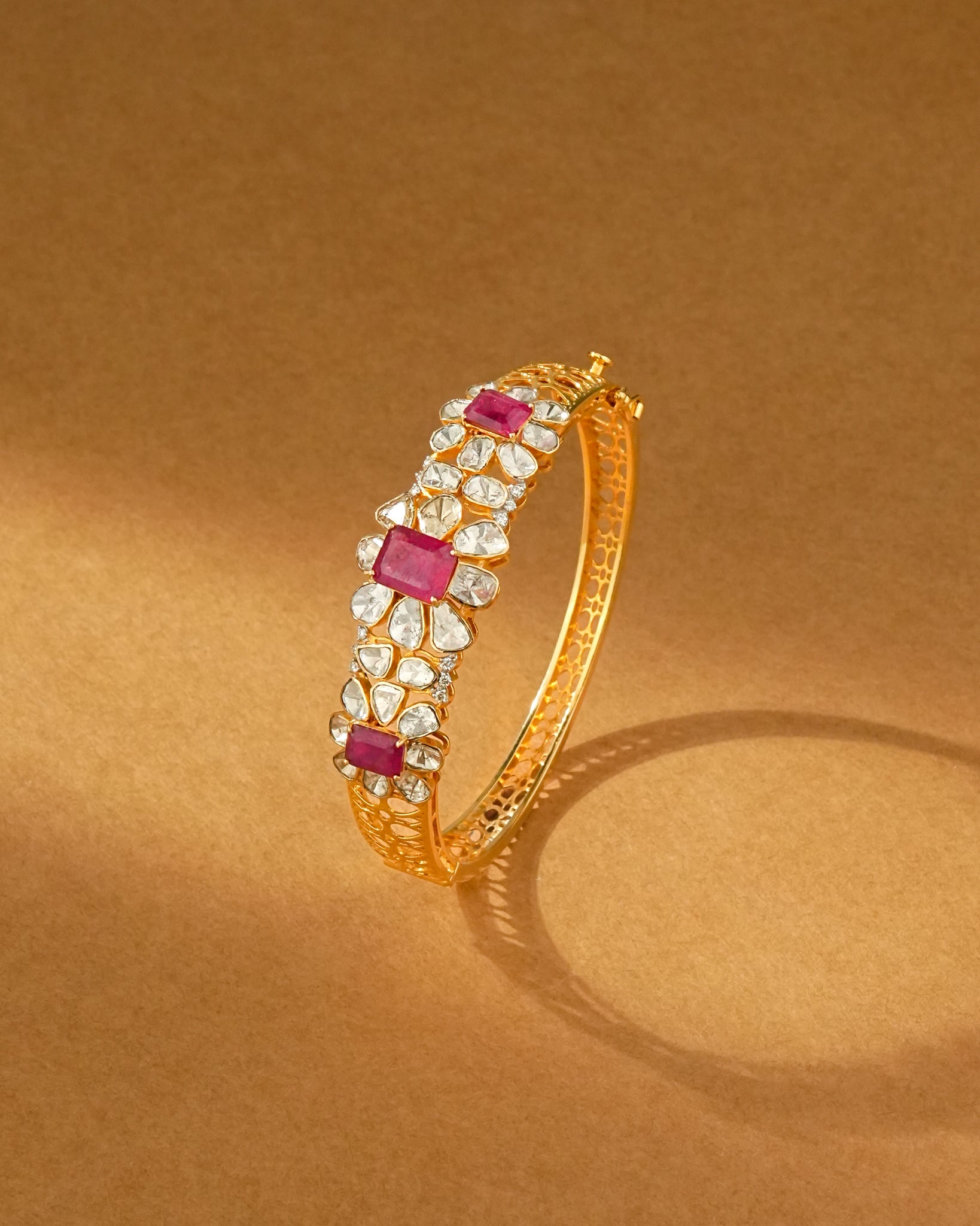 Shatakshi Polki And Diamond Bangle