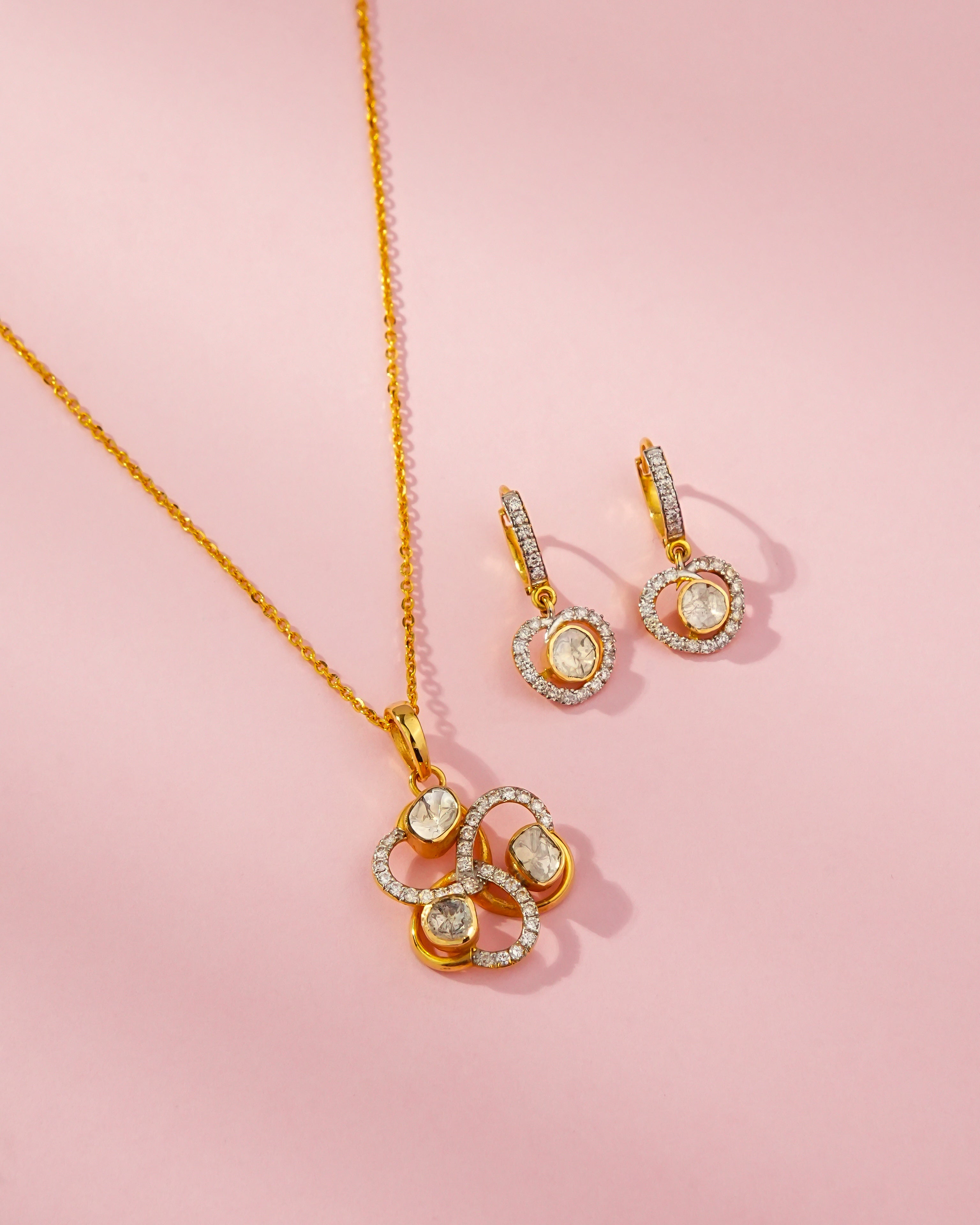 Meera Polki And Diamond Pendant