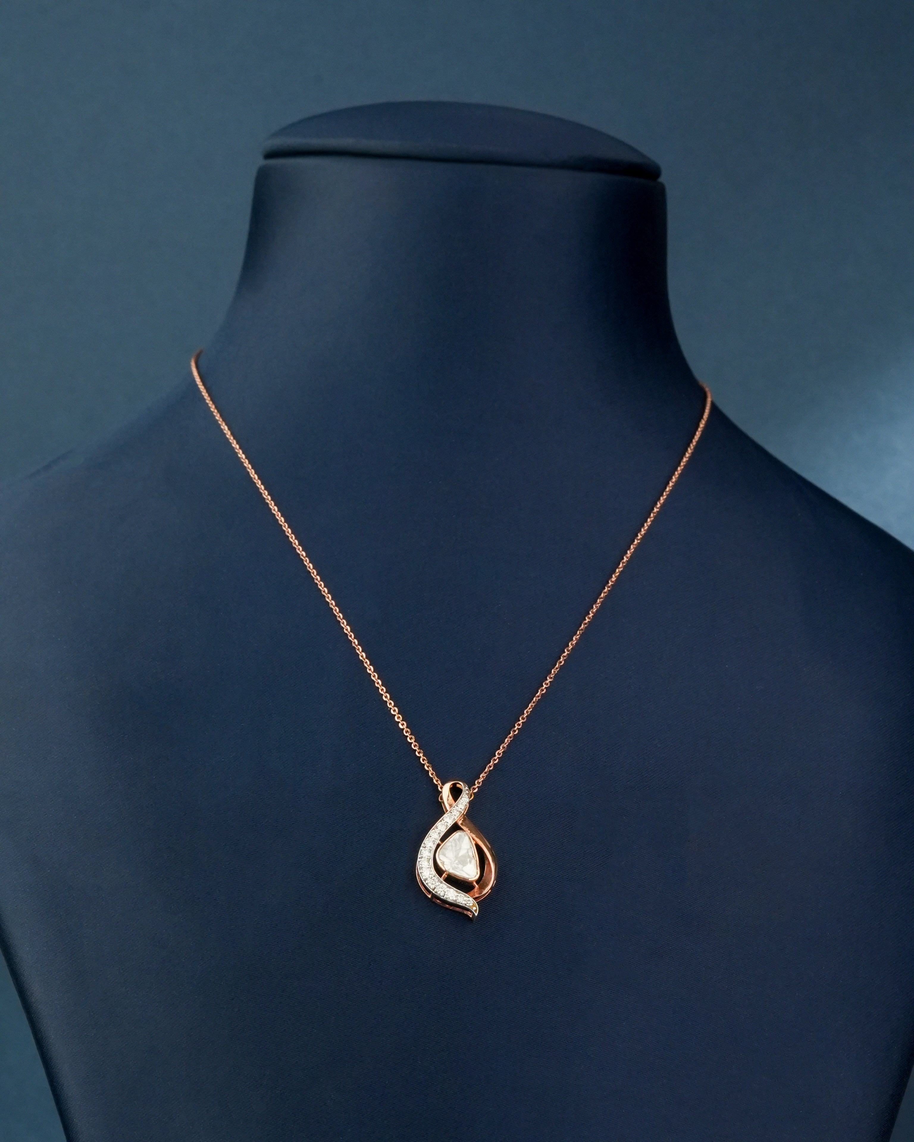 Jessica Polki And Diamond Pendant