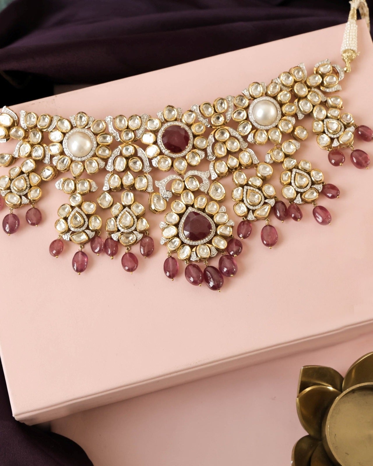 Flora Jadau Polki And Diamond Choker - NO ORDERS