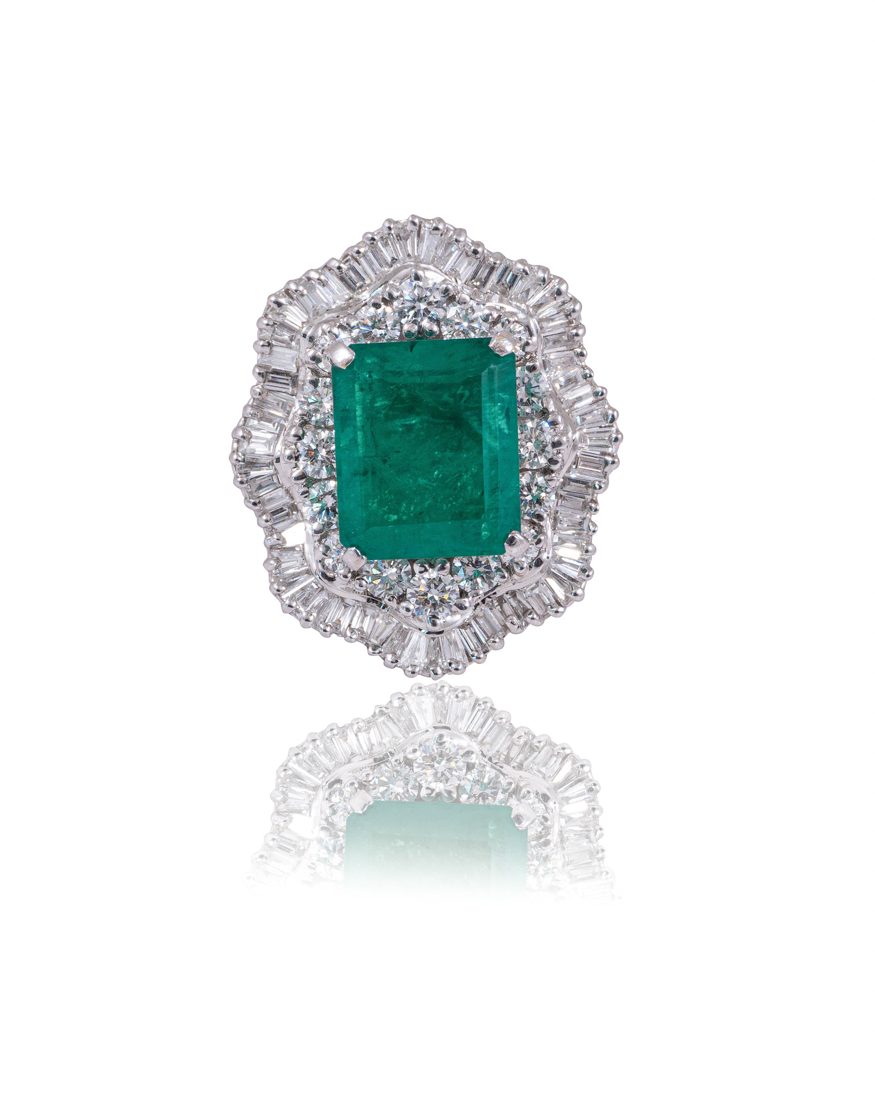 Dakshika Diamond Ring