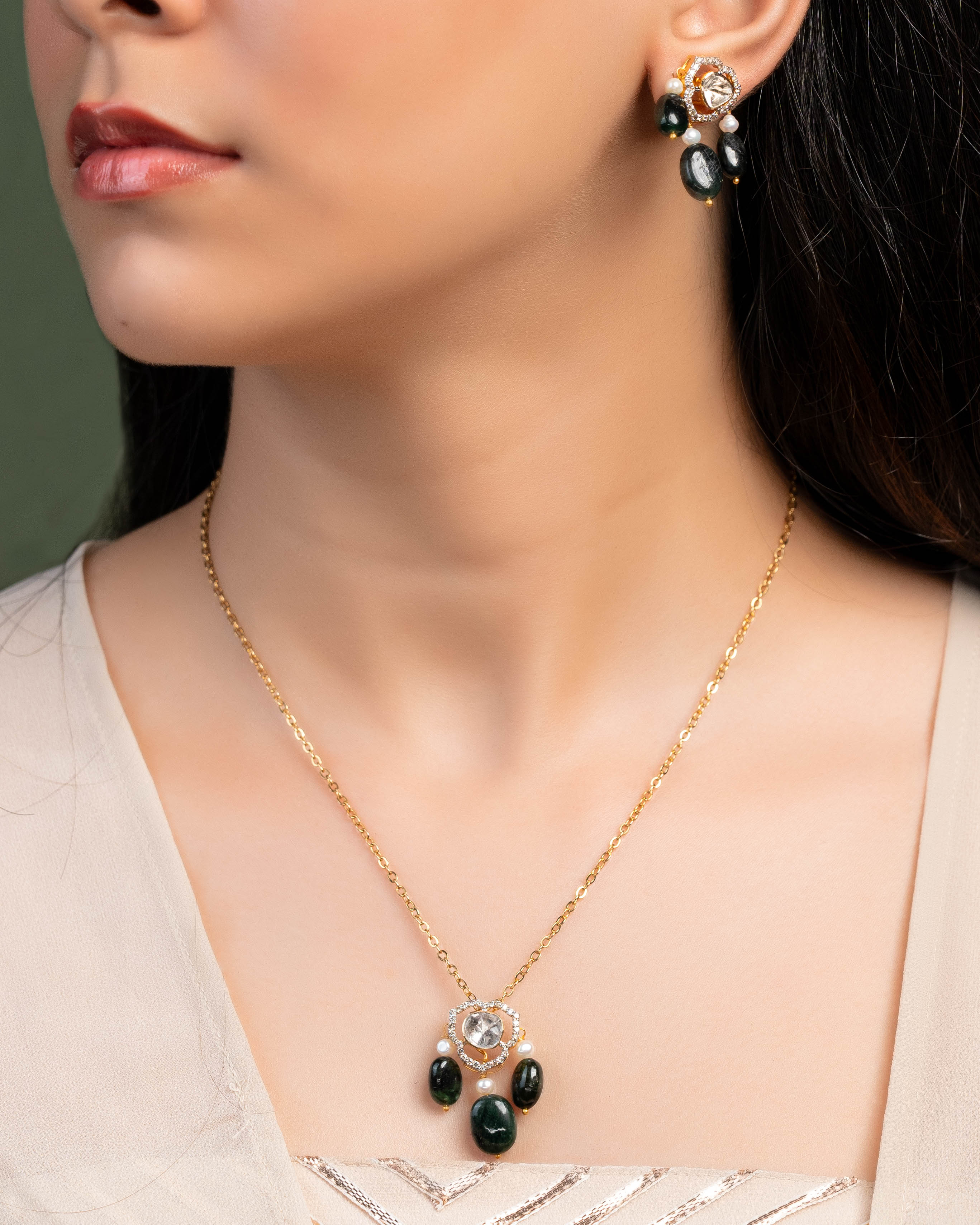 Anushka Polki And Diamond Pendant