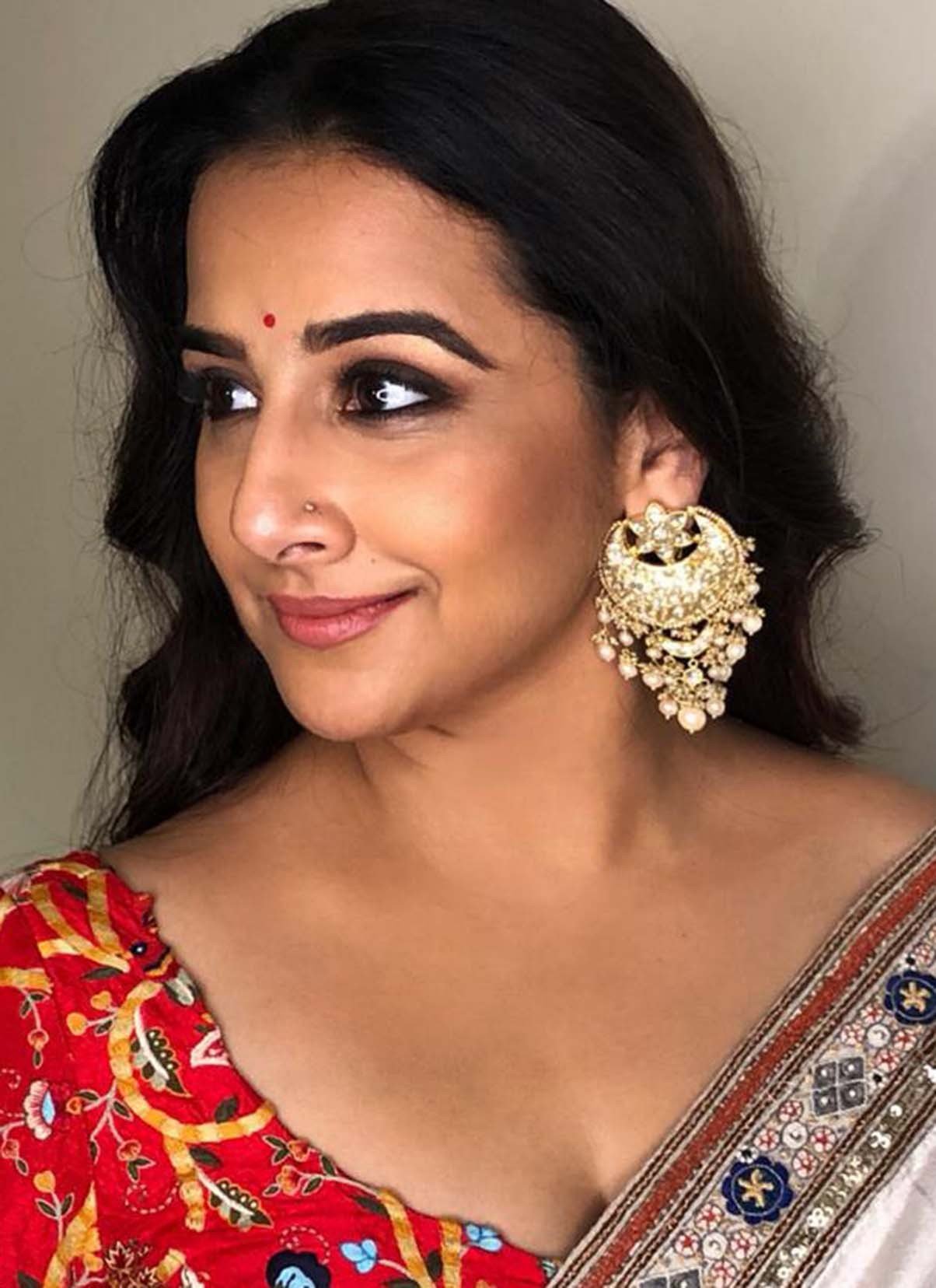 Naureen Polki Chandbalis wore by Indian Actress Vidya Balan