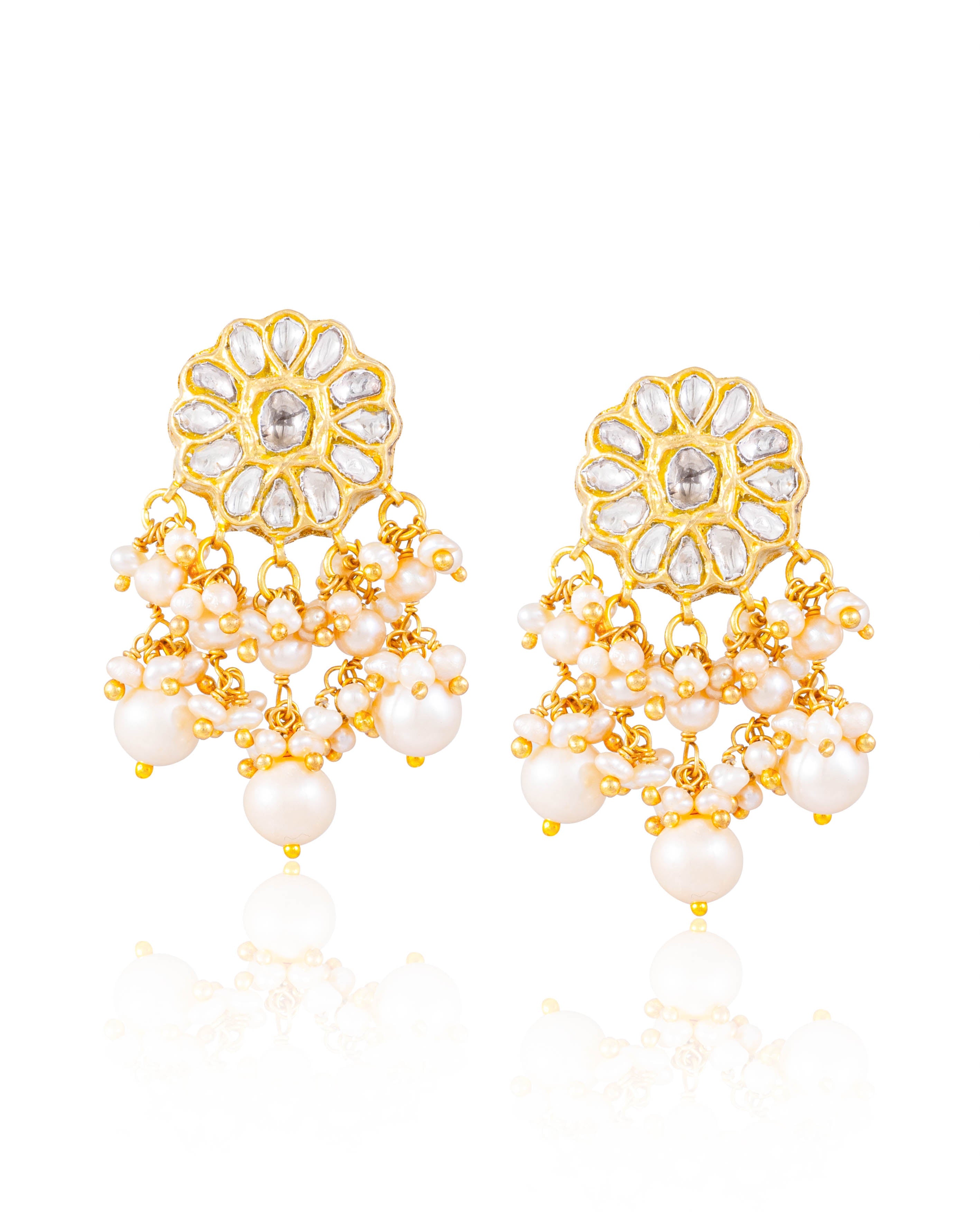 Avneet Choker And Shambhavi Tops Polki Set