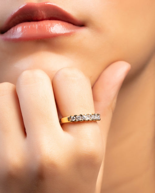 18kt gold diamond ring for minimal look  