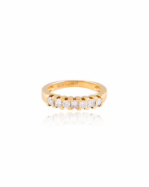 18kt gold ring for women with natural diamond 
