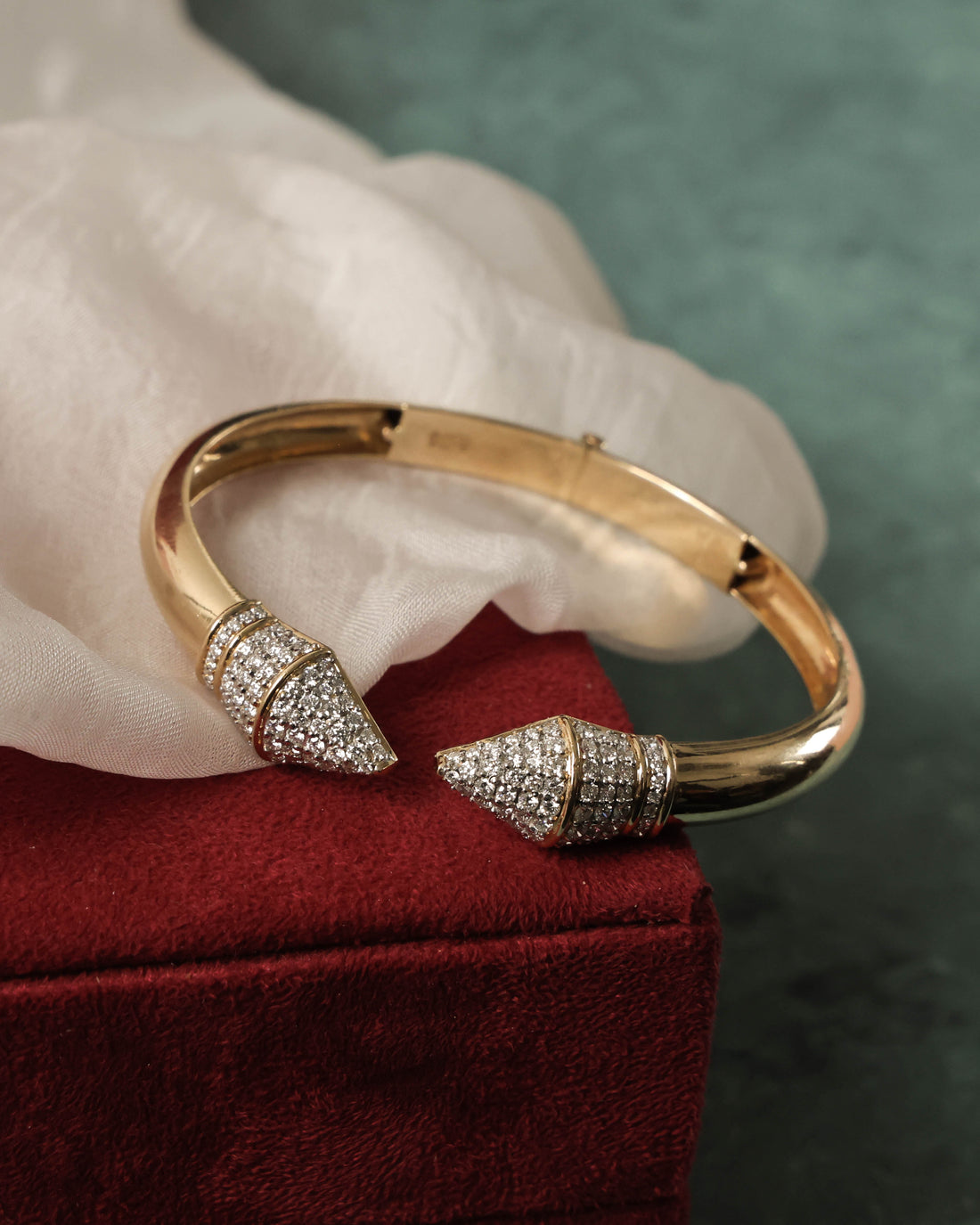 Niddhi Diamond Bangle