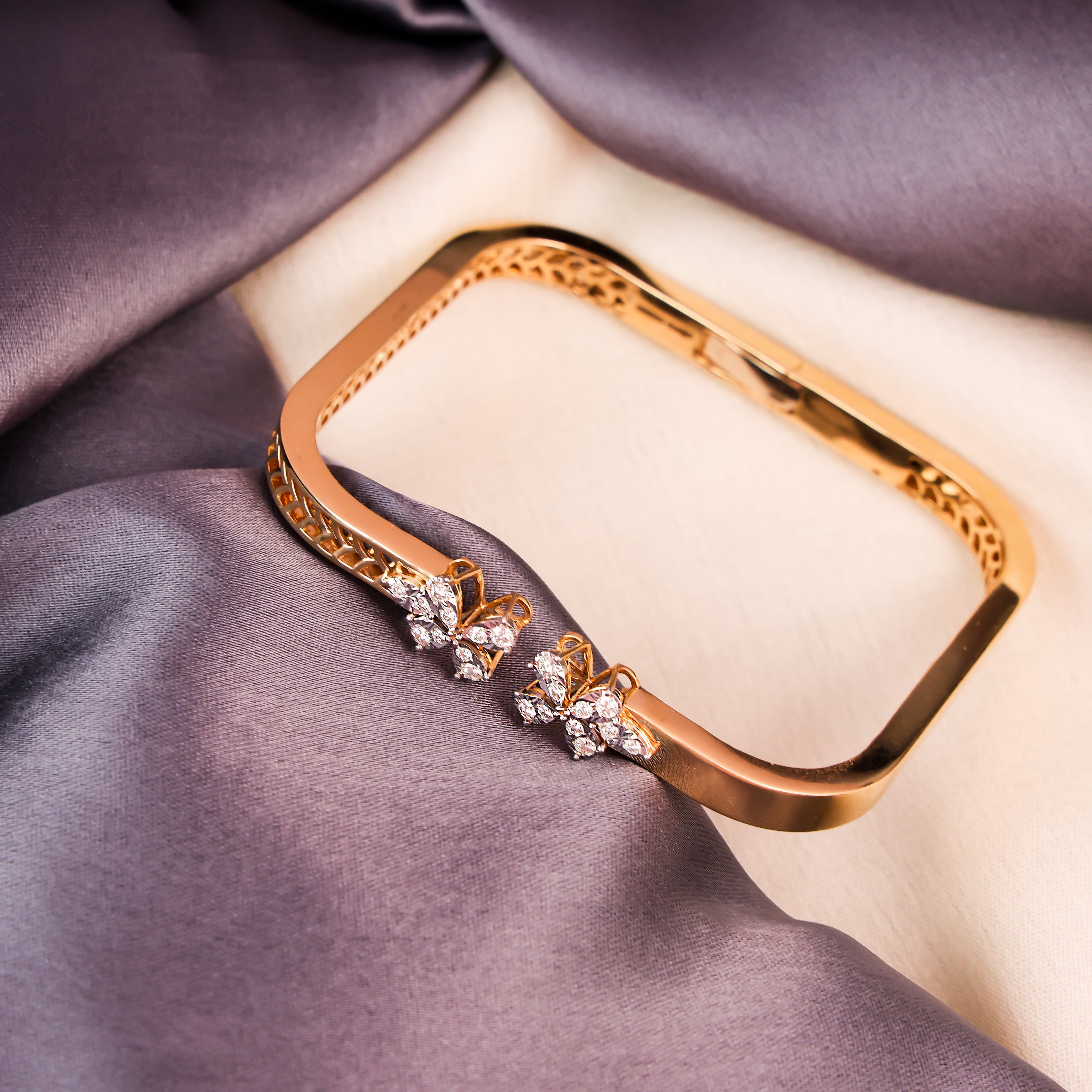 Diamond Bangle – Tyaani Jewellery LLP