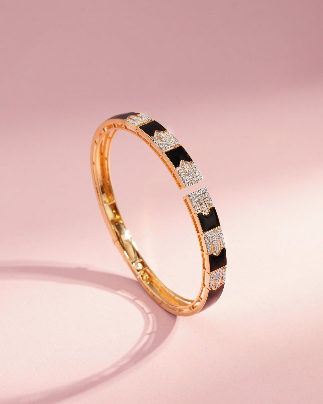 Manorama Diamond Bangle