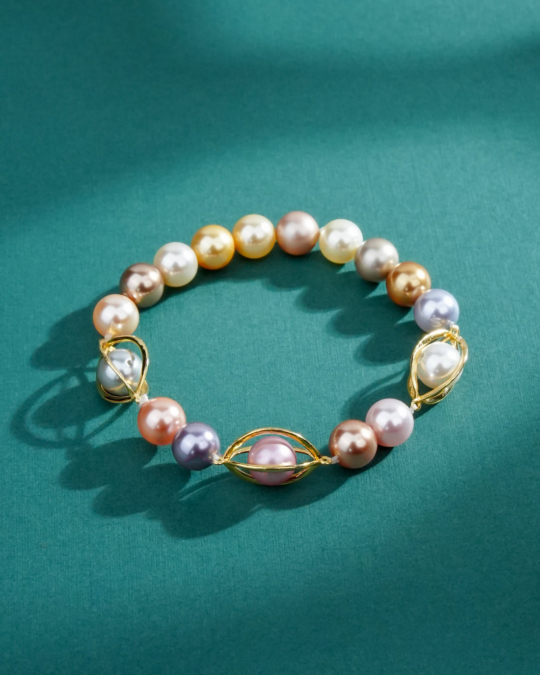 Alina Pearl Loose Bracelet