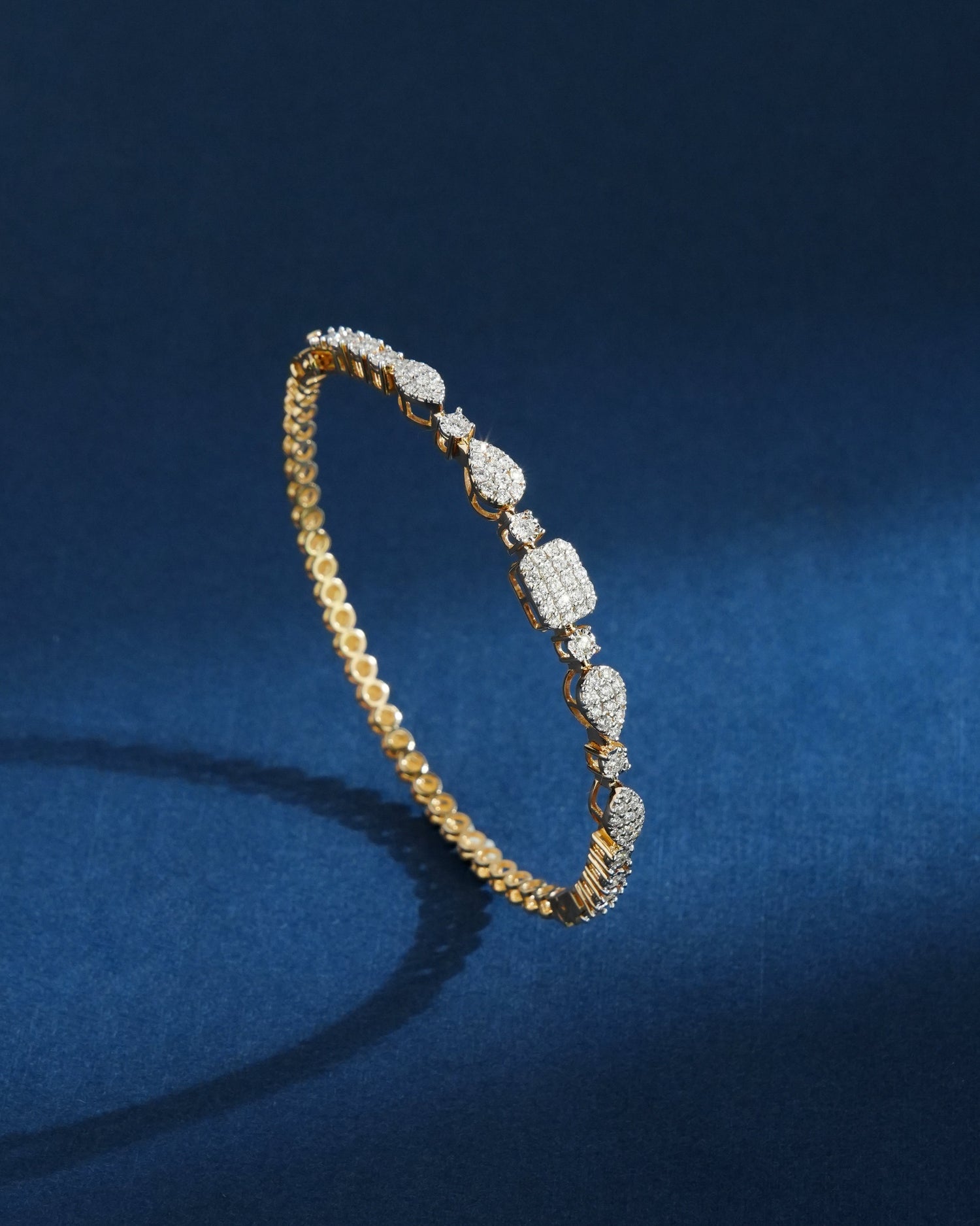 Rajasi Diamond Bangle