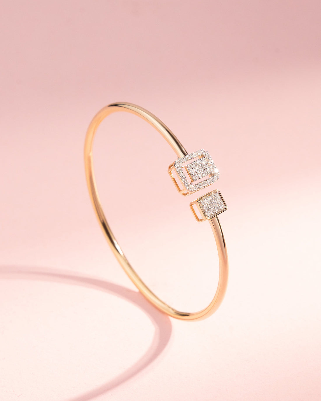 Somansh Diamond Bangle