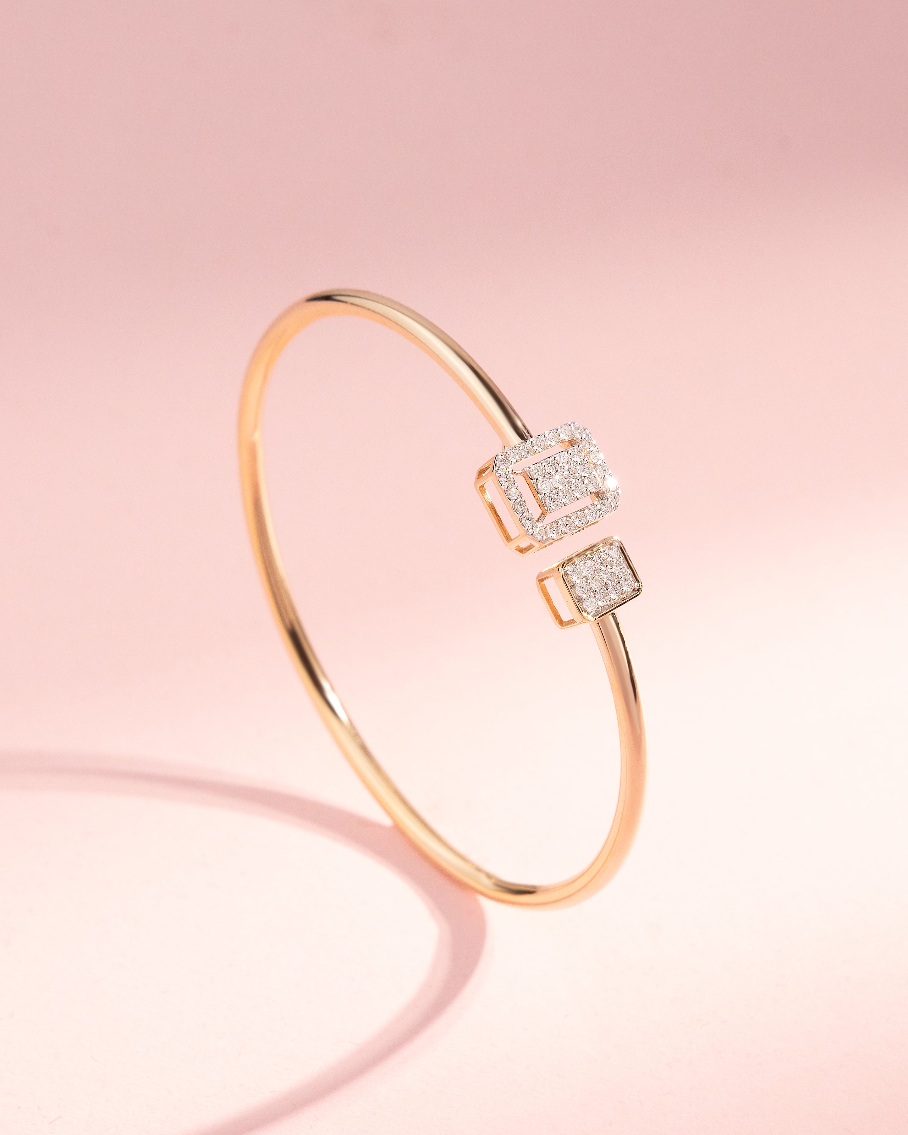 Somansh Diamond Bangle