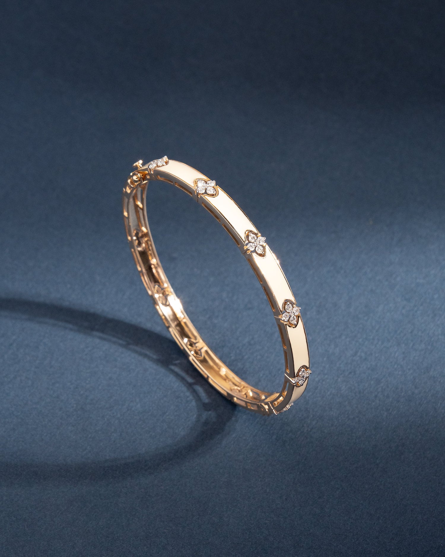 Yashawini Diamond Bangle