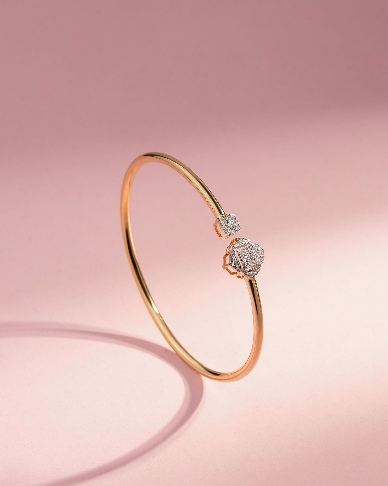 Manjari Diamond Bangle