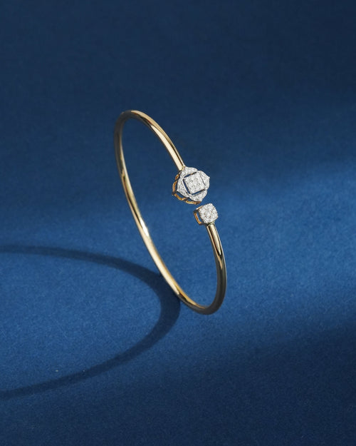 Manjari Diamond Bangle