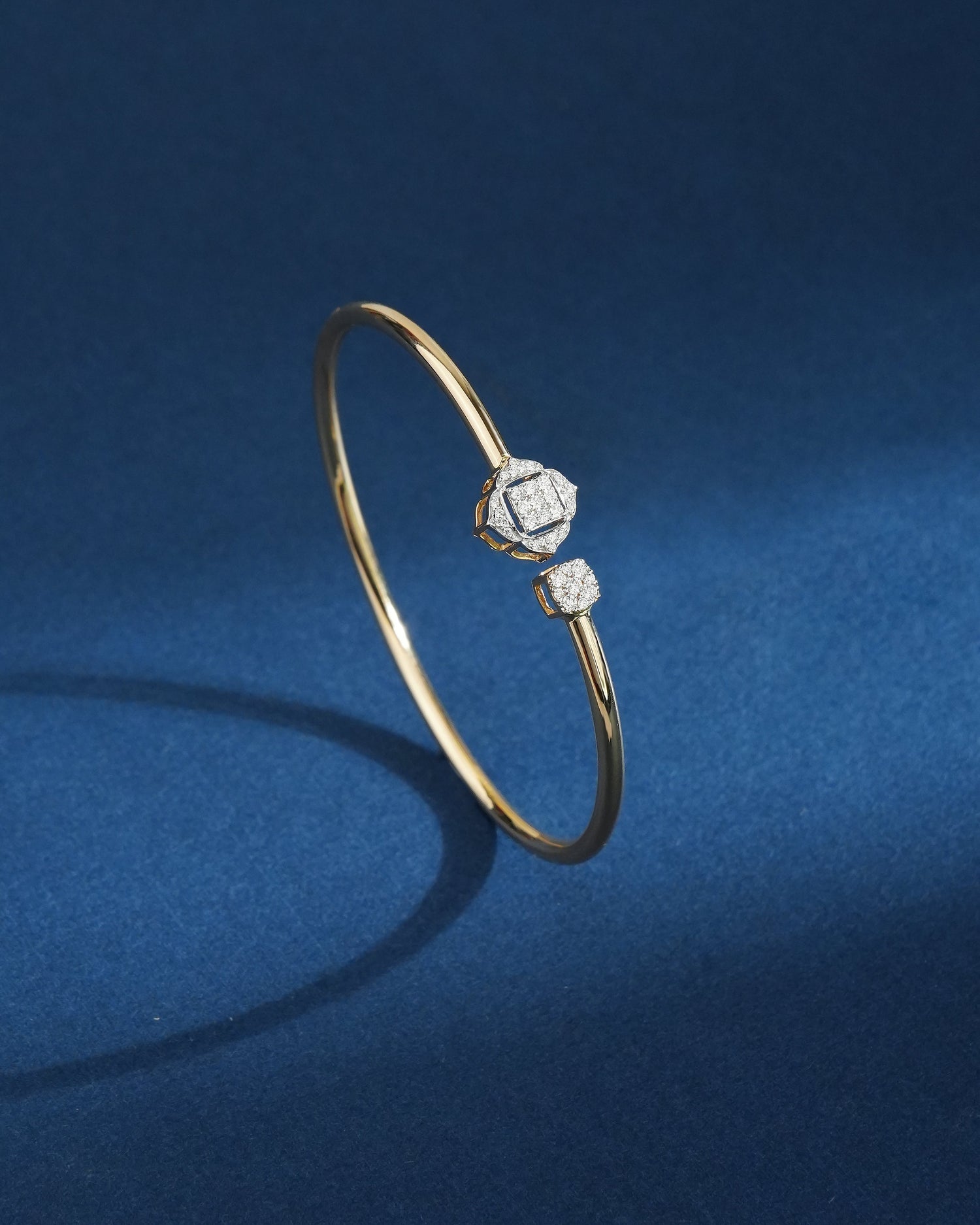 Manjari Diamond Bangle