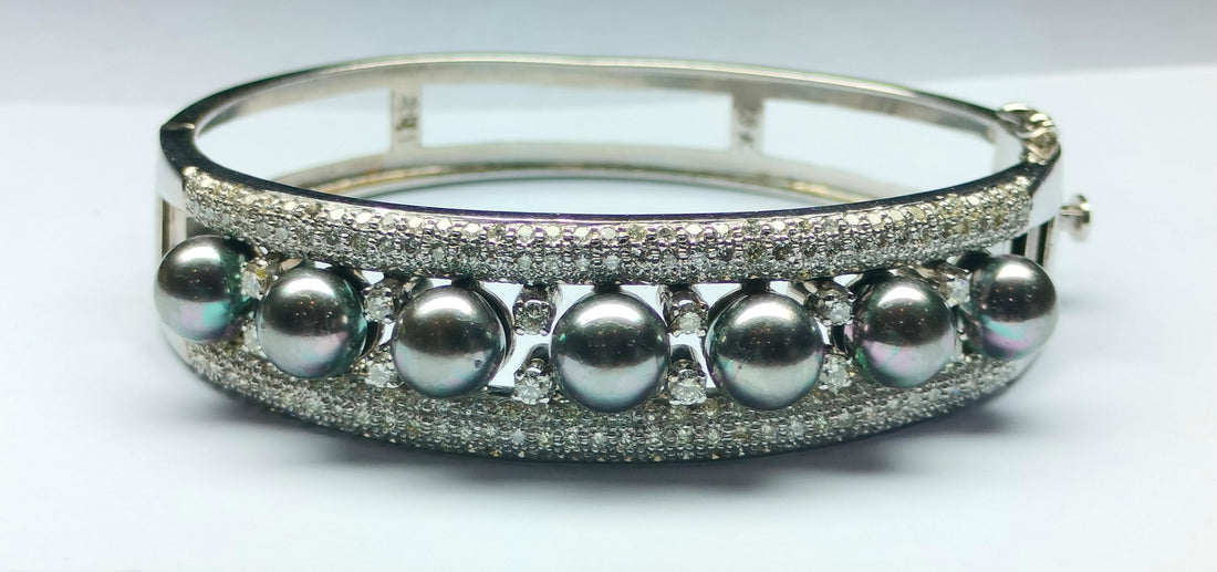Rynae Diamond Bangle