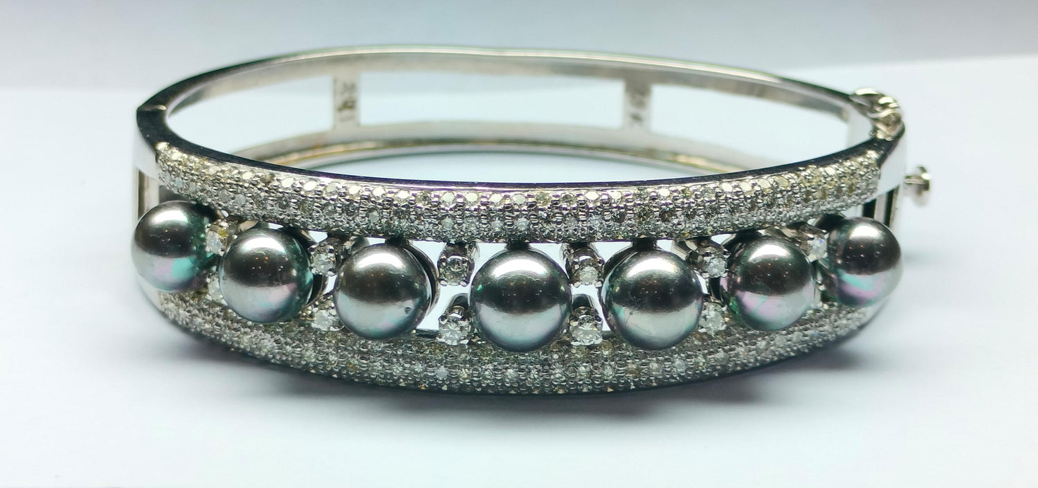 Rynae Diamond Bangle