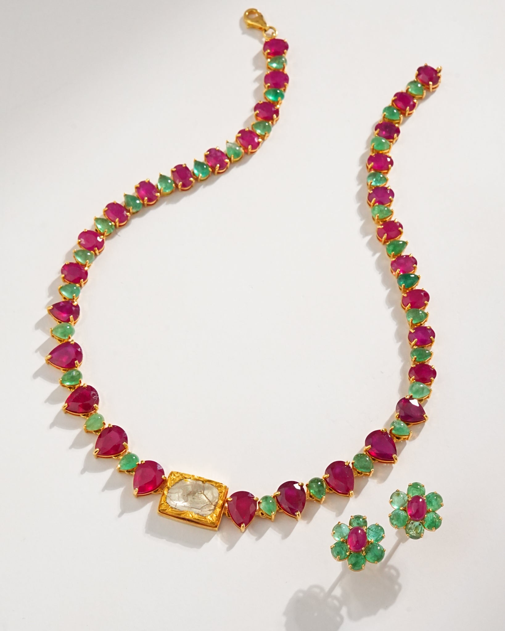 Namita Necklaces And Maina Tops Set