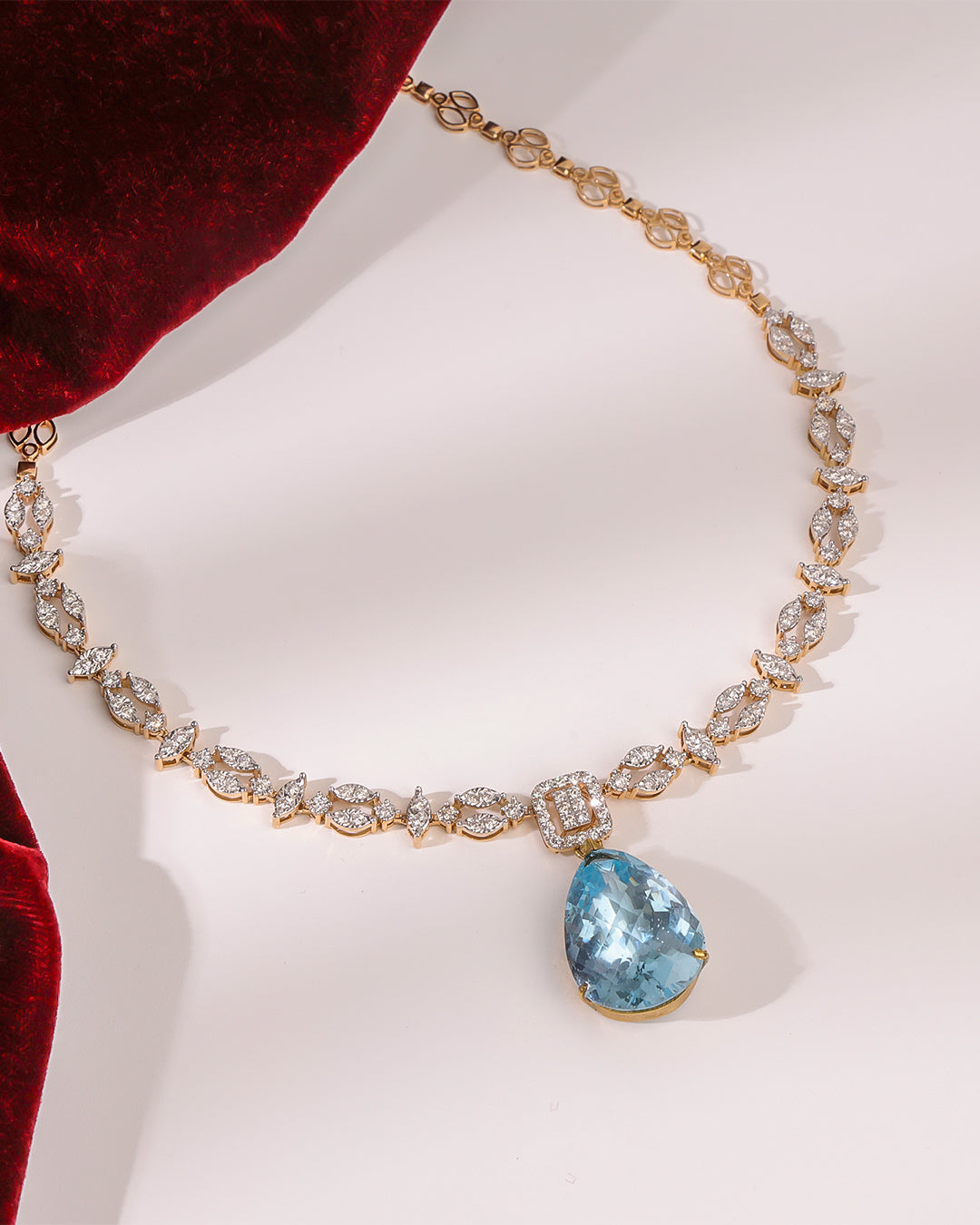 Maheep Kapoor - Diamond Necklace