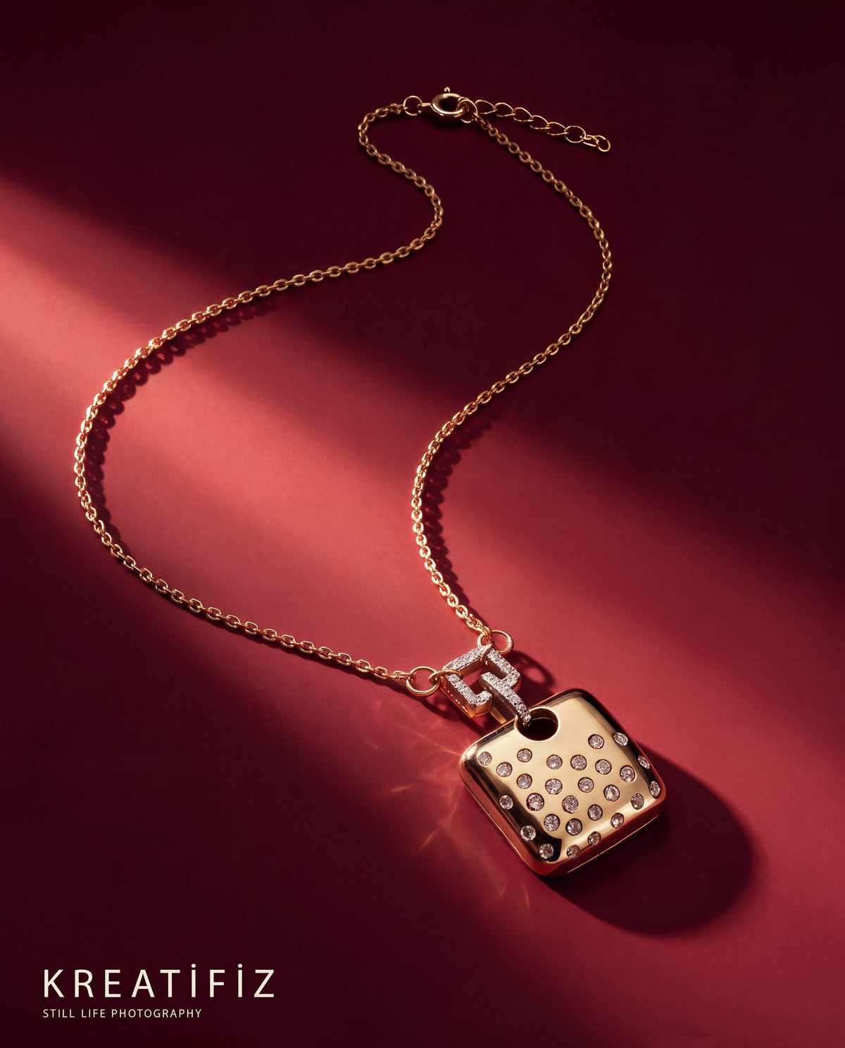 Anvi Diamond Pendant