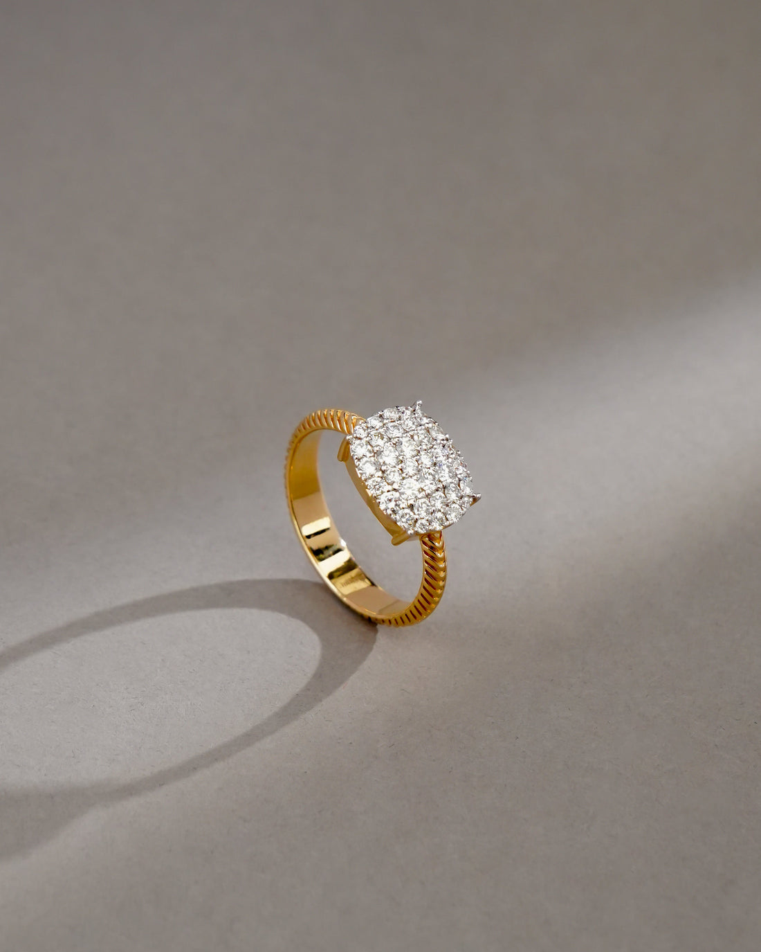 Sirene Diamond Ring