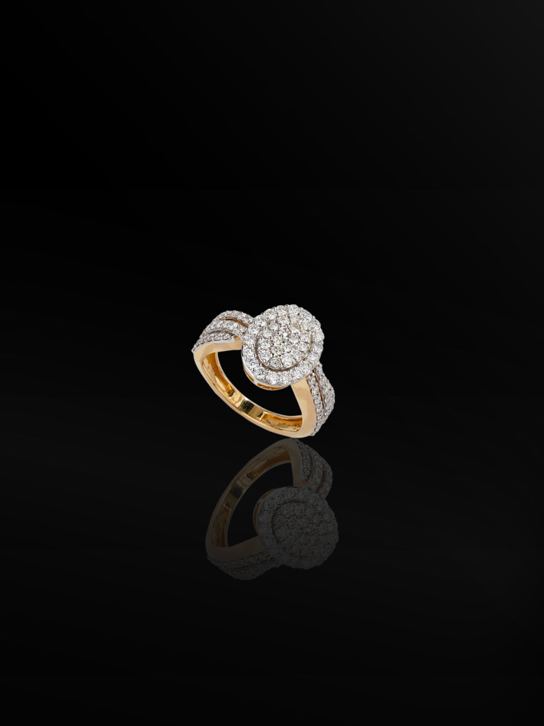 Vanyae Diamond Ring