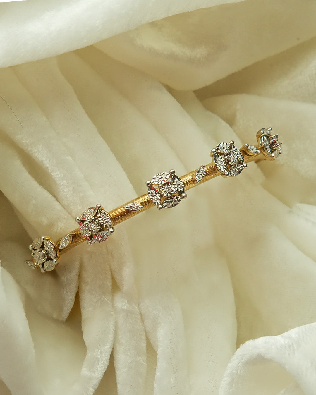 Certified Gold Bangles for Women: Polki & Jadau Designs – Tyaani Jewellery Private Limited