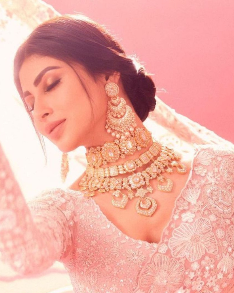 Moni Roy - Ruchi Polki Choker