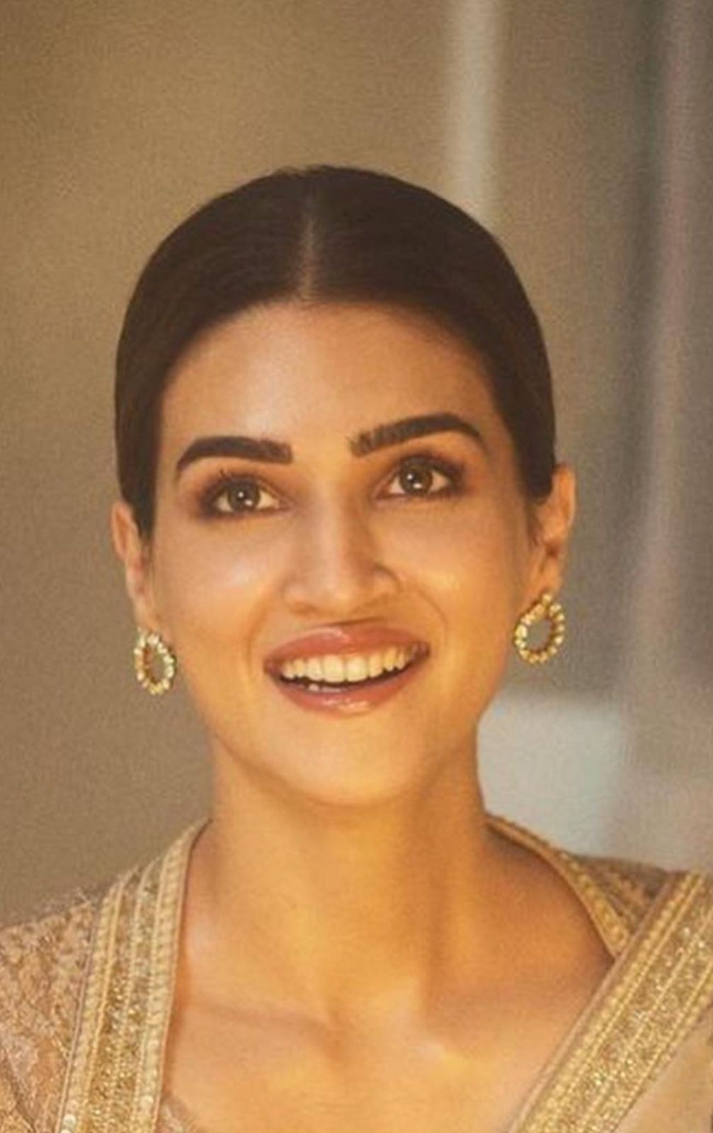 Kriti Sanon - Ekta Polki Earrings – Tyaani Jewellery Private Limited