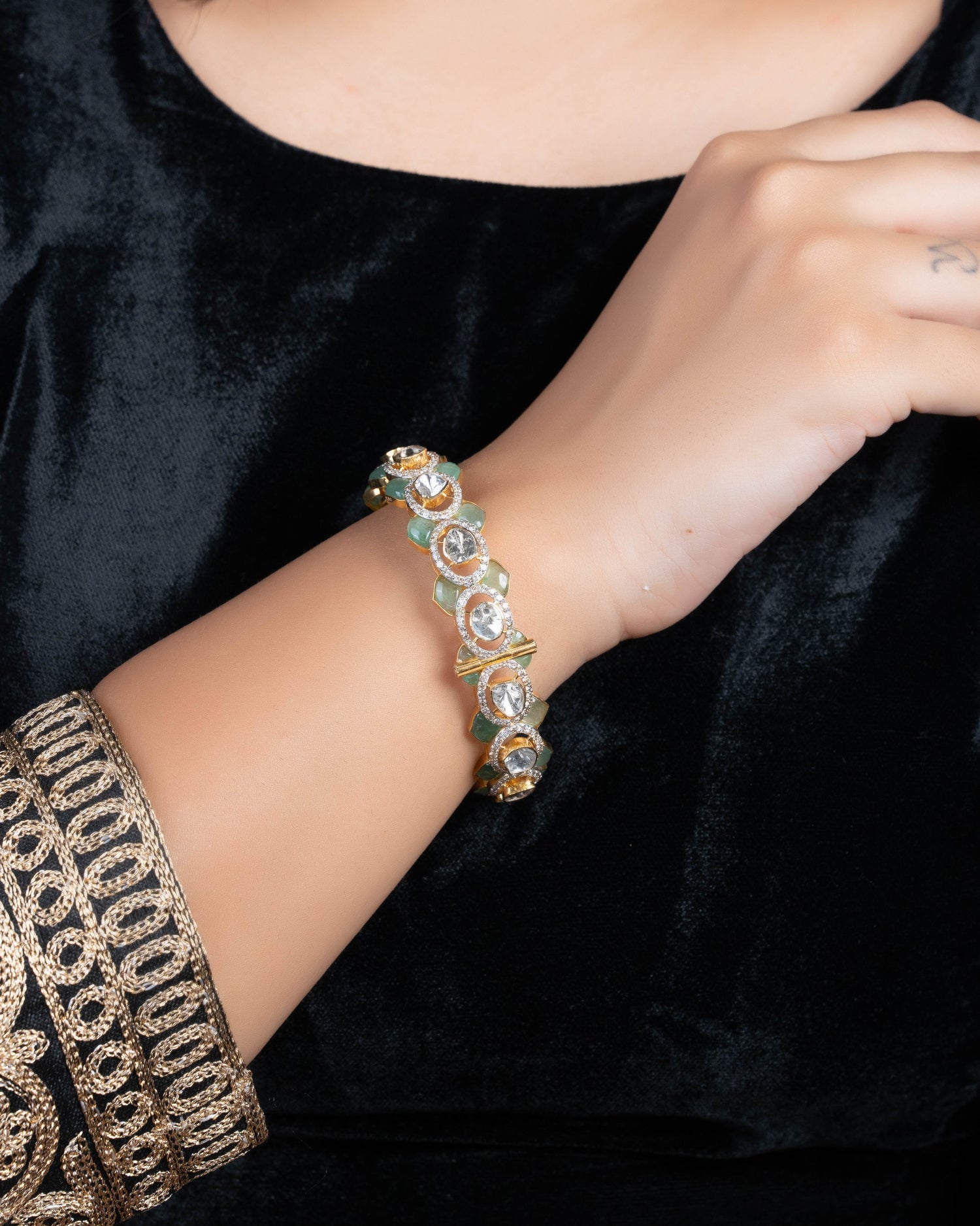 Neehaar Polki And Diamond Bangle