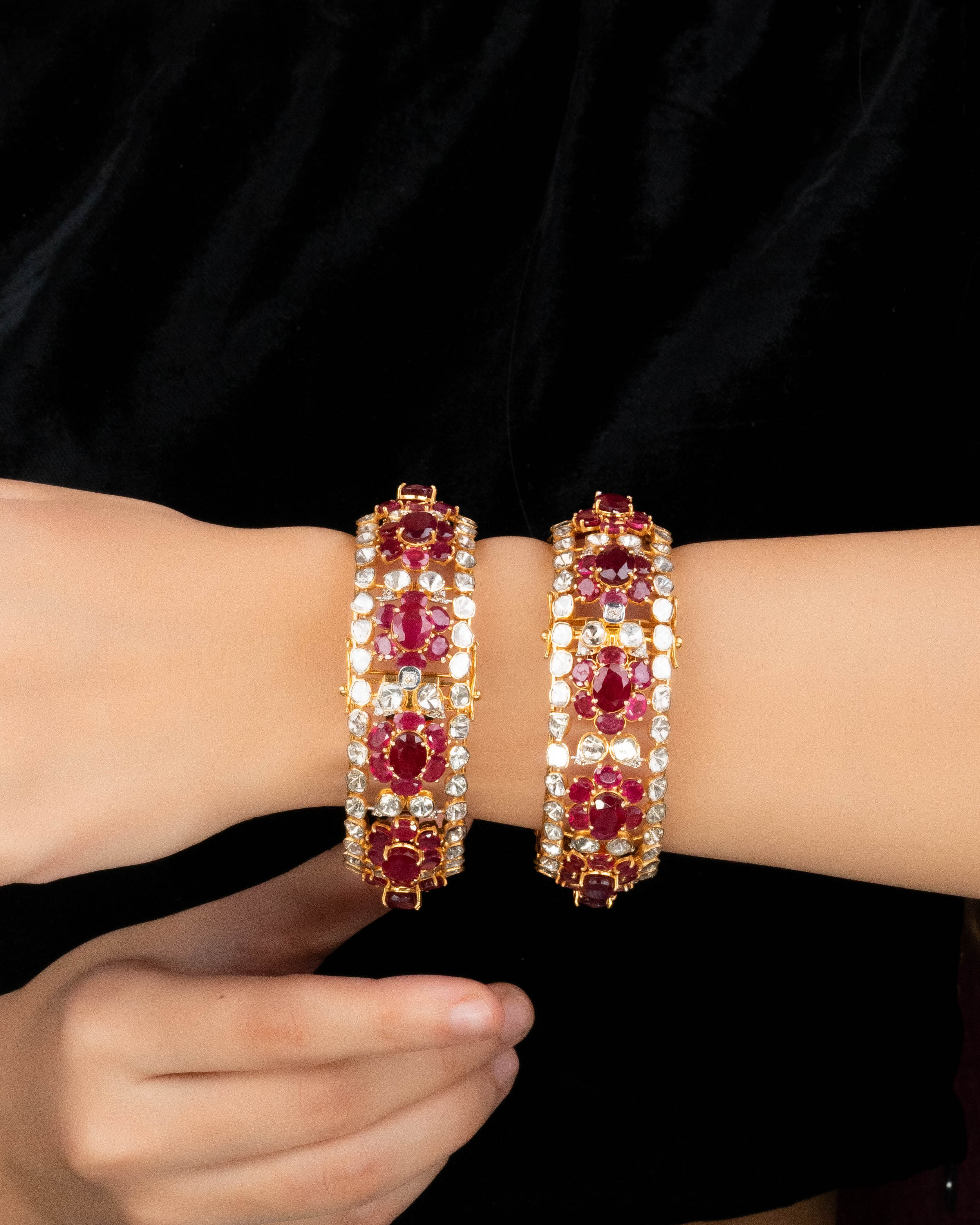 Vanshika Polki And Diamond Bangle