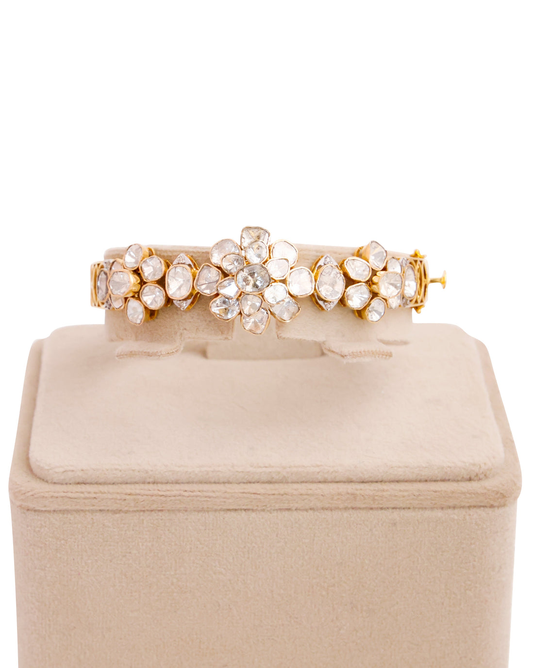 Yashvika Polki And Diamond Bangle