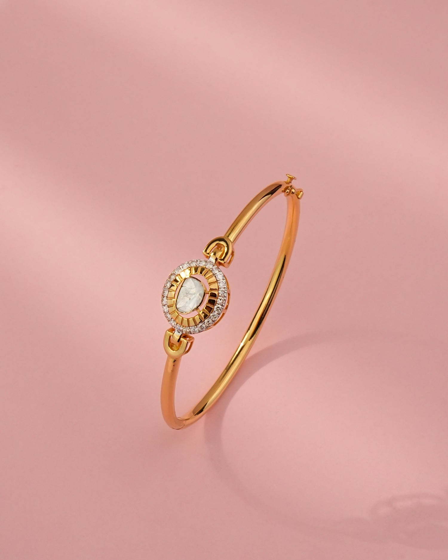 Vaidahi Polki And Diamond Bangle