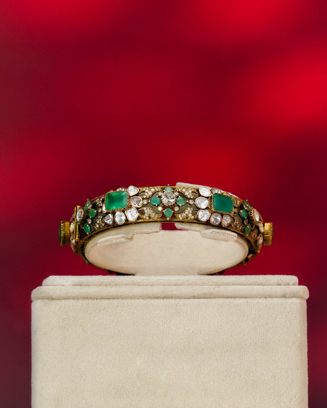 Ayati Polki And Diamond Bangle