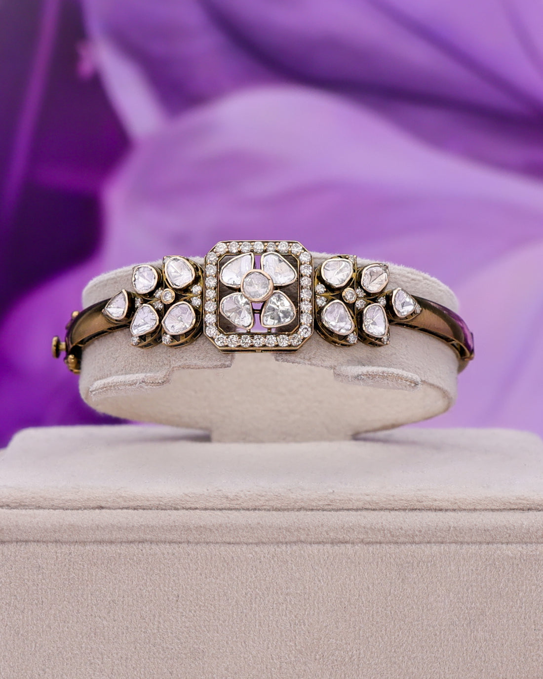 Vardha Polki And Diamond Bangle